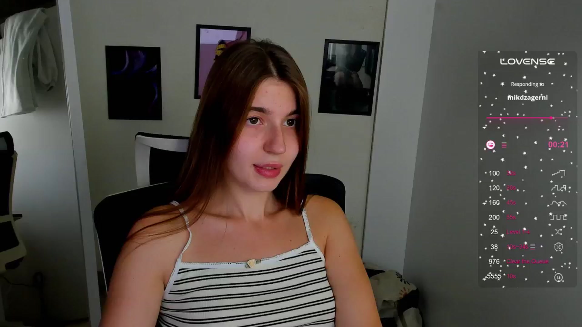 Gallery image thumbnail from Emilia_cherry's myfreecams stream on, 09/16/2024, 10:20 image 6 of 20