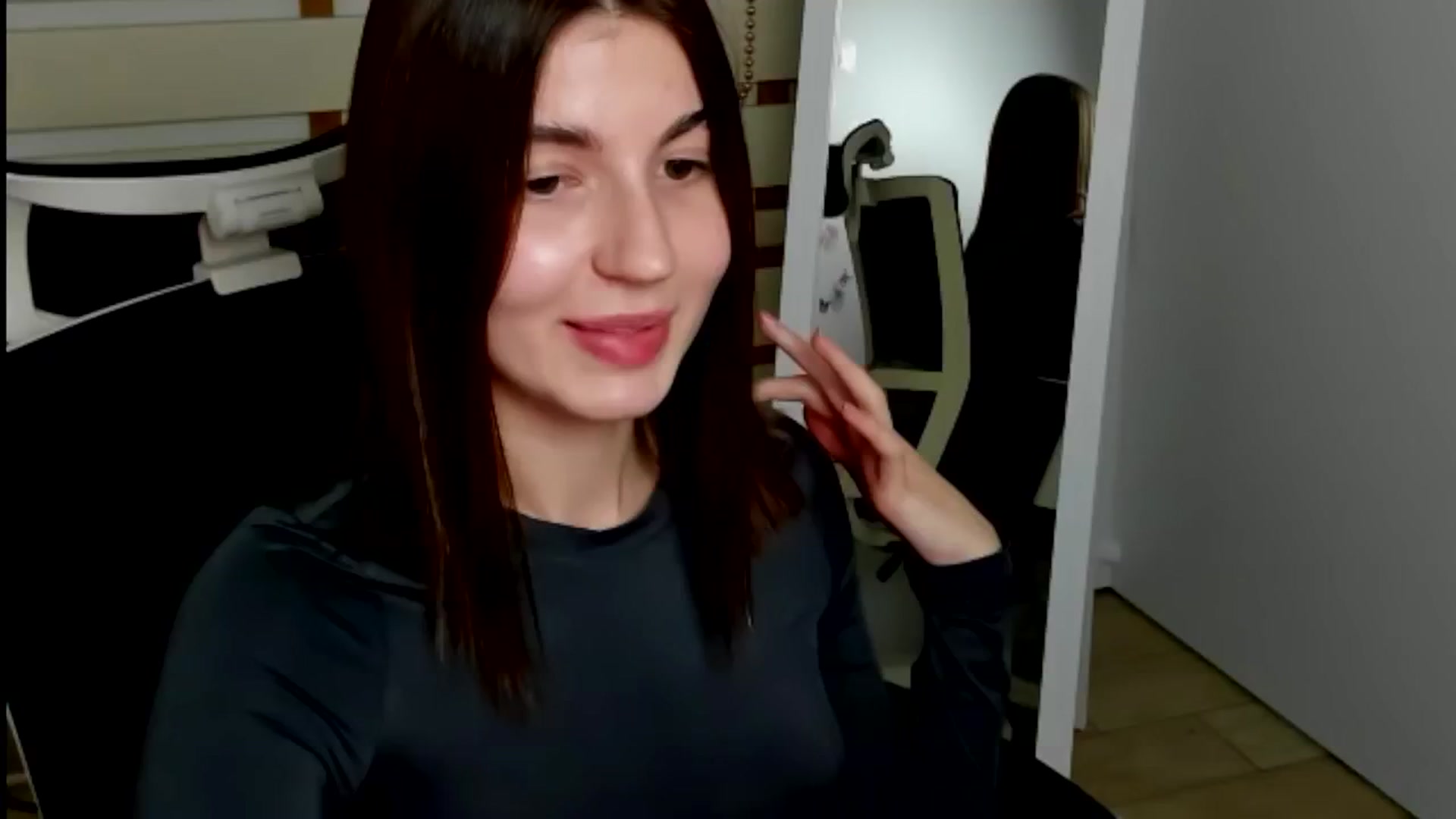 Gallery image thumbnail from Emilia_cherry's myfreecams stream on, 11/02/2024, 13:04 image 4 of 20