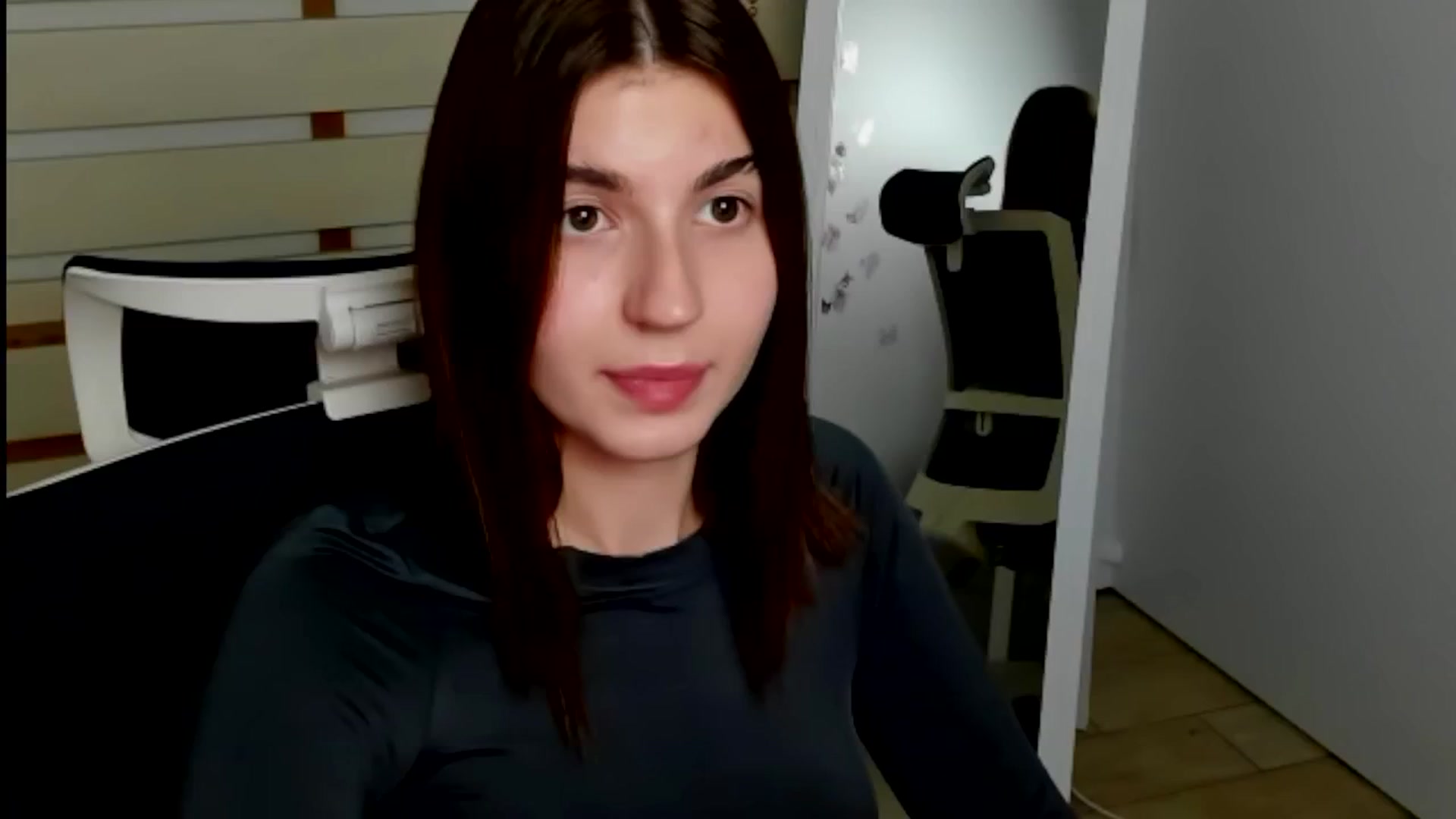 Gallery image thumbnail from Emilia_cherry's myfreecams stream on, 11/02/2024, 13:04 image 12 of 20