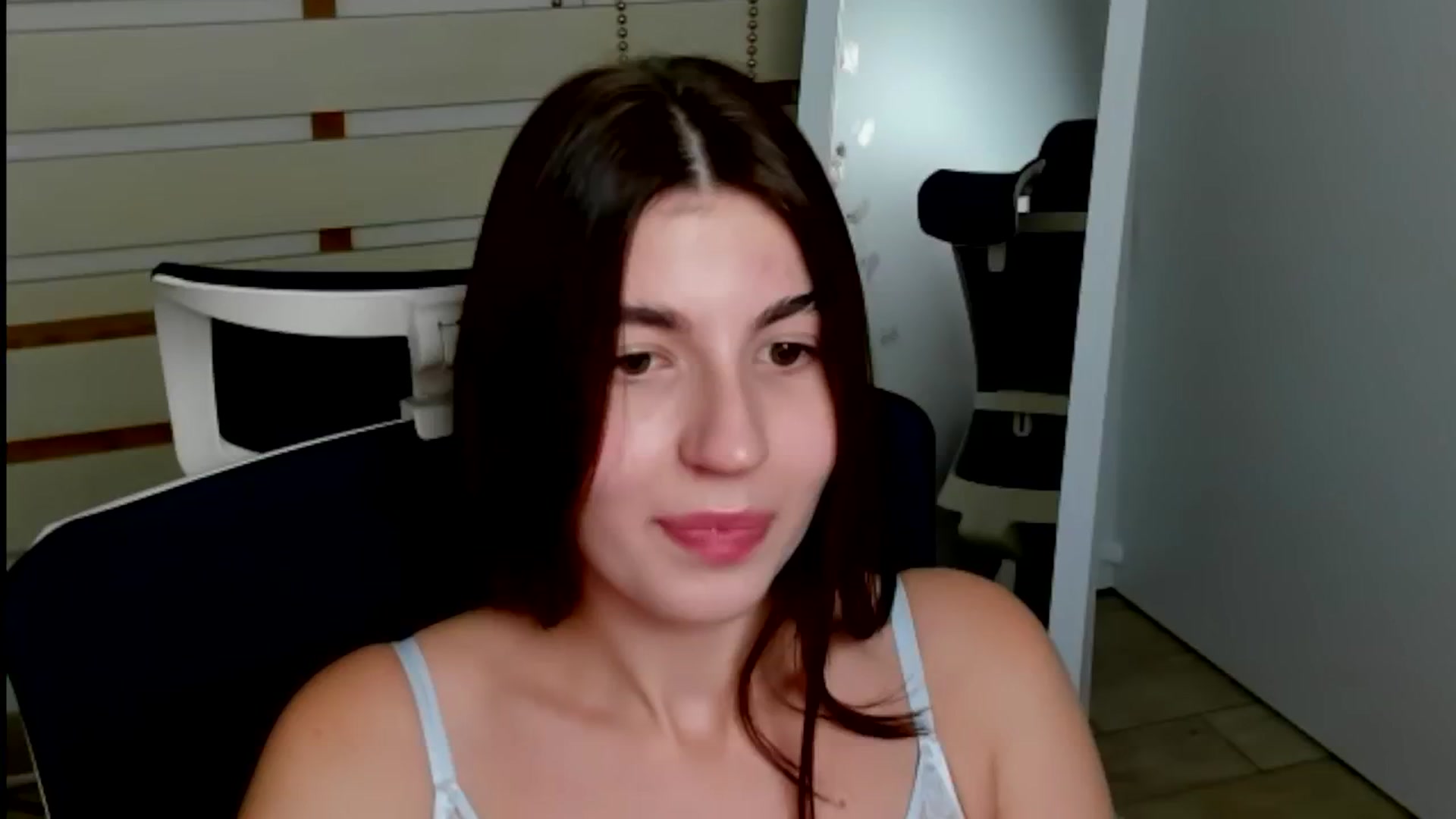 Gallery image thumbnail from Emilia_cherry's myfreecams stream on, 11/02/2024, 13:04 image 9 of 20