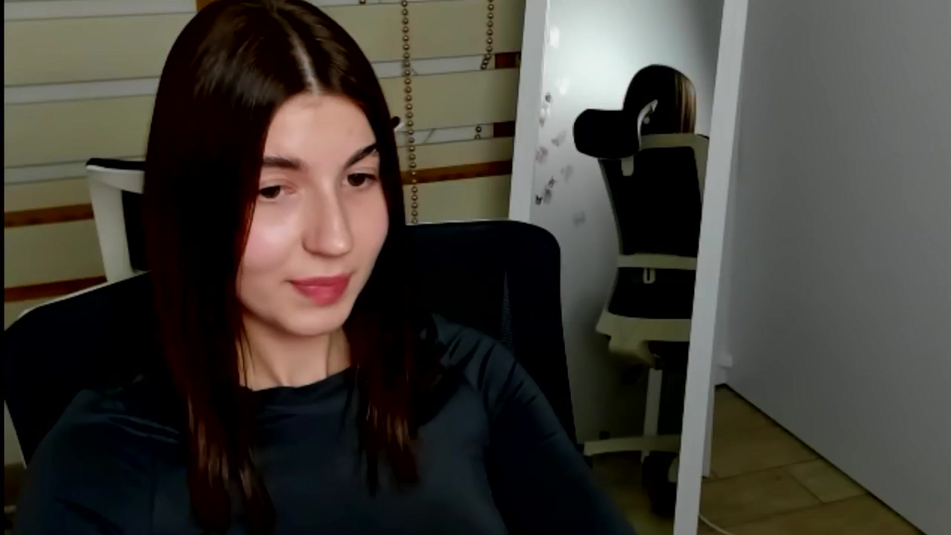Gallery image thumbnail from Emilia_cherry's myfreecams stream on, 11/02/2024, 13:04 image 2 of 20