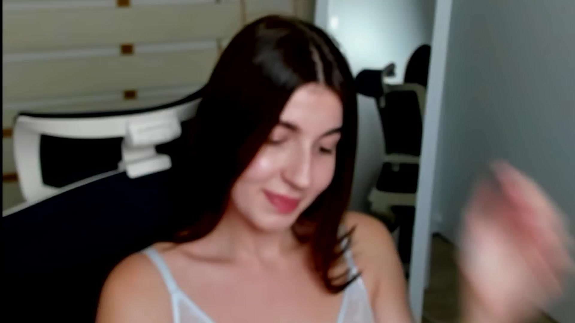 Gallery image thumbnail from Emilia_cherry's myfreecams stream on, 11/02/2024, 13:04 image 7 of 20
