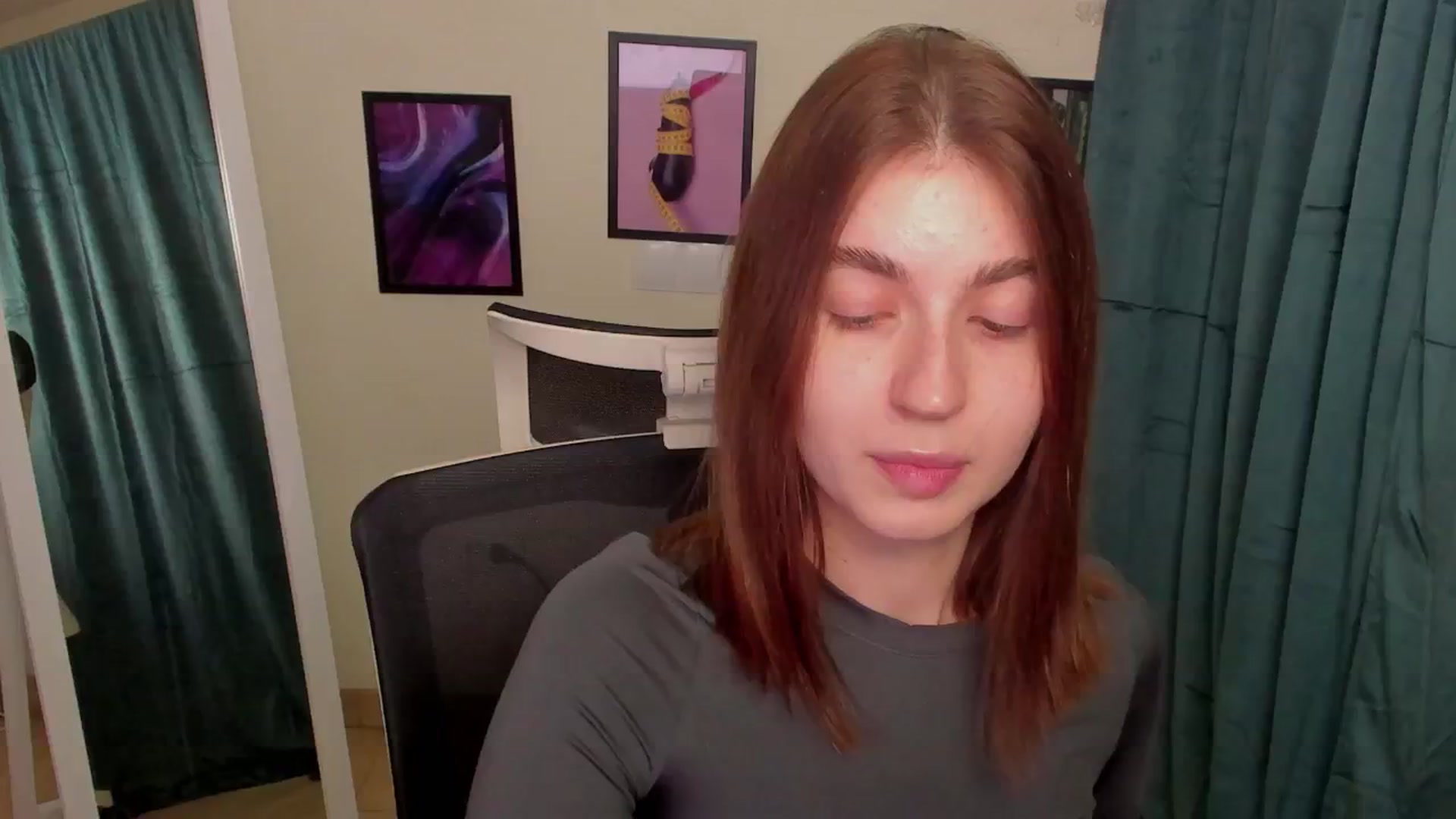 Gallery image thumbnail from Emilia_cherry's myfreecams stream on, 11/05/2024, 10:40 image 8 of 20