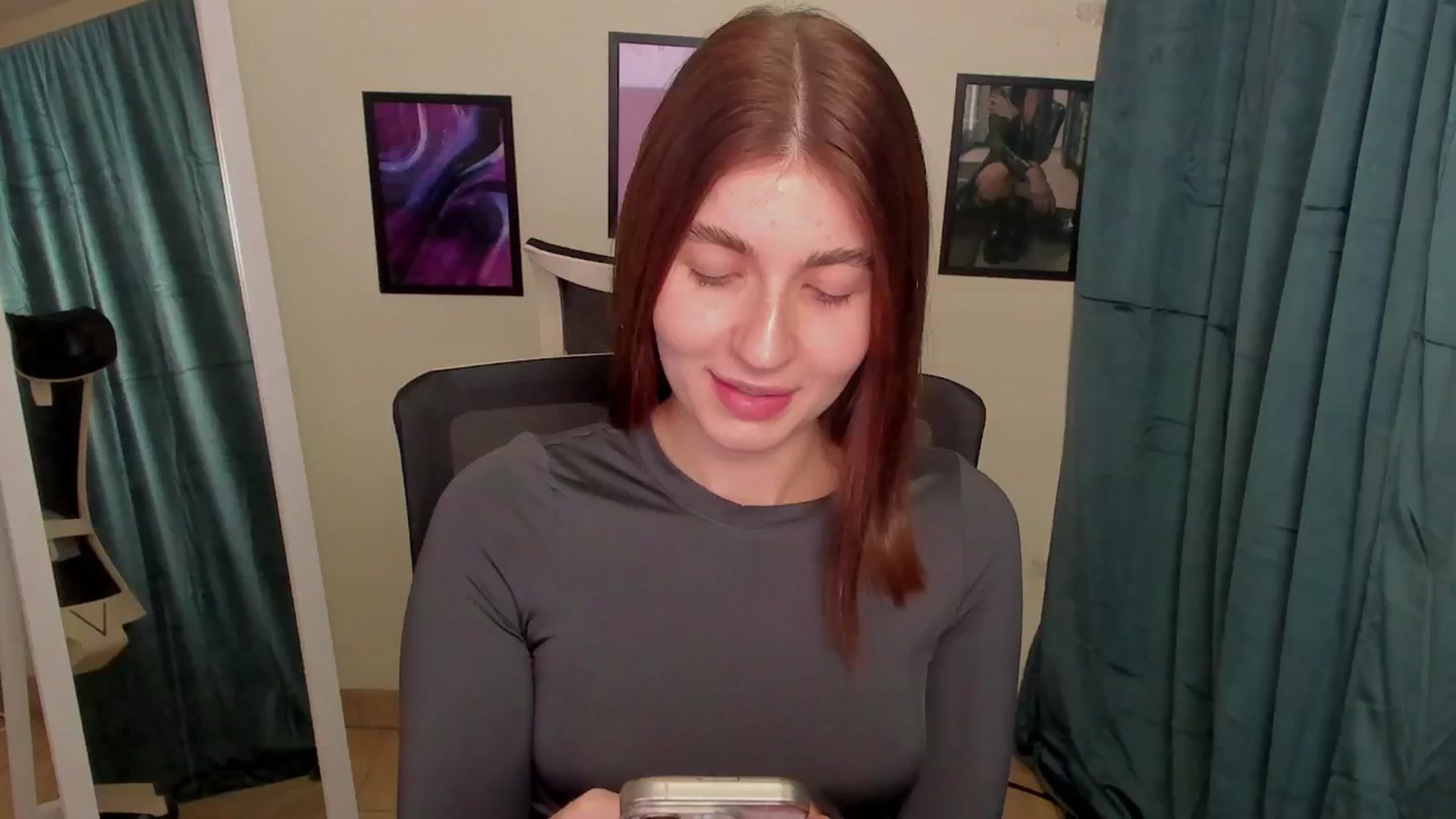 Gallery image thumbnail from Emilia_cherry's myfreecams stream on, 11/05/2024, 10:40 image 3 of 20