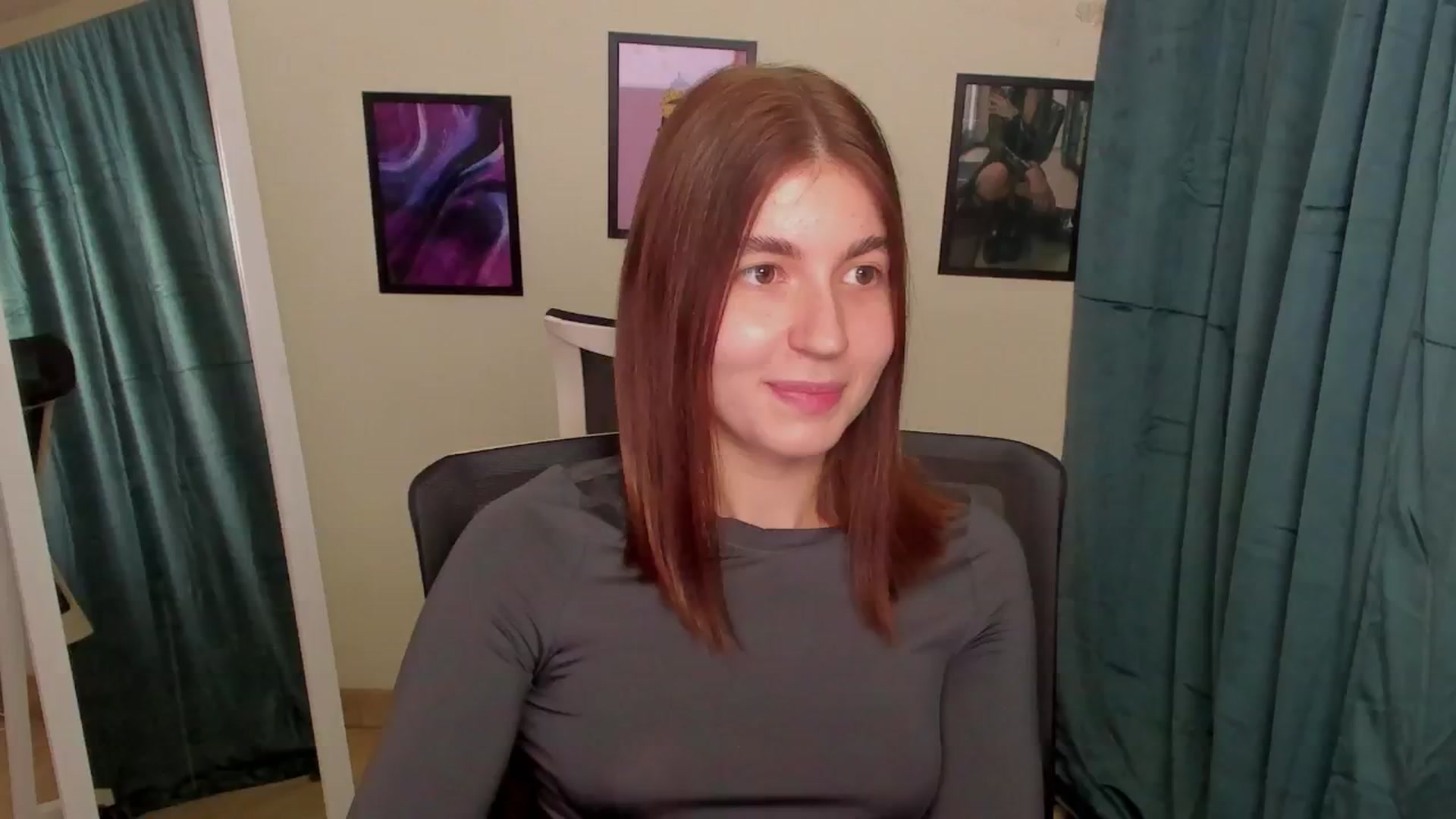 Gallery image thumbnail from Emilia_cherry's myfreecams stream on, 11/05/2024, 10:40 image 7 of 20