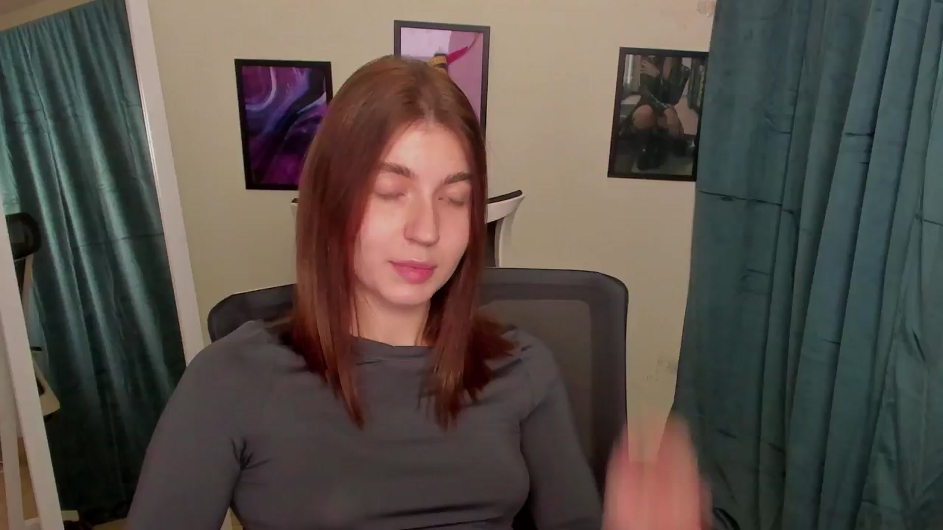 Gallery image thumbnail from Emilia_cherry's myfreecams stream on, 11/05/2024, 10:40 image 9 of 20