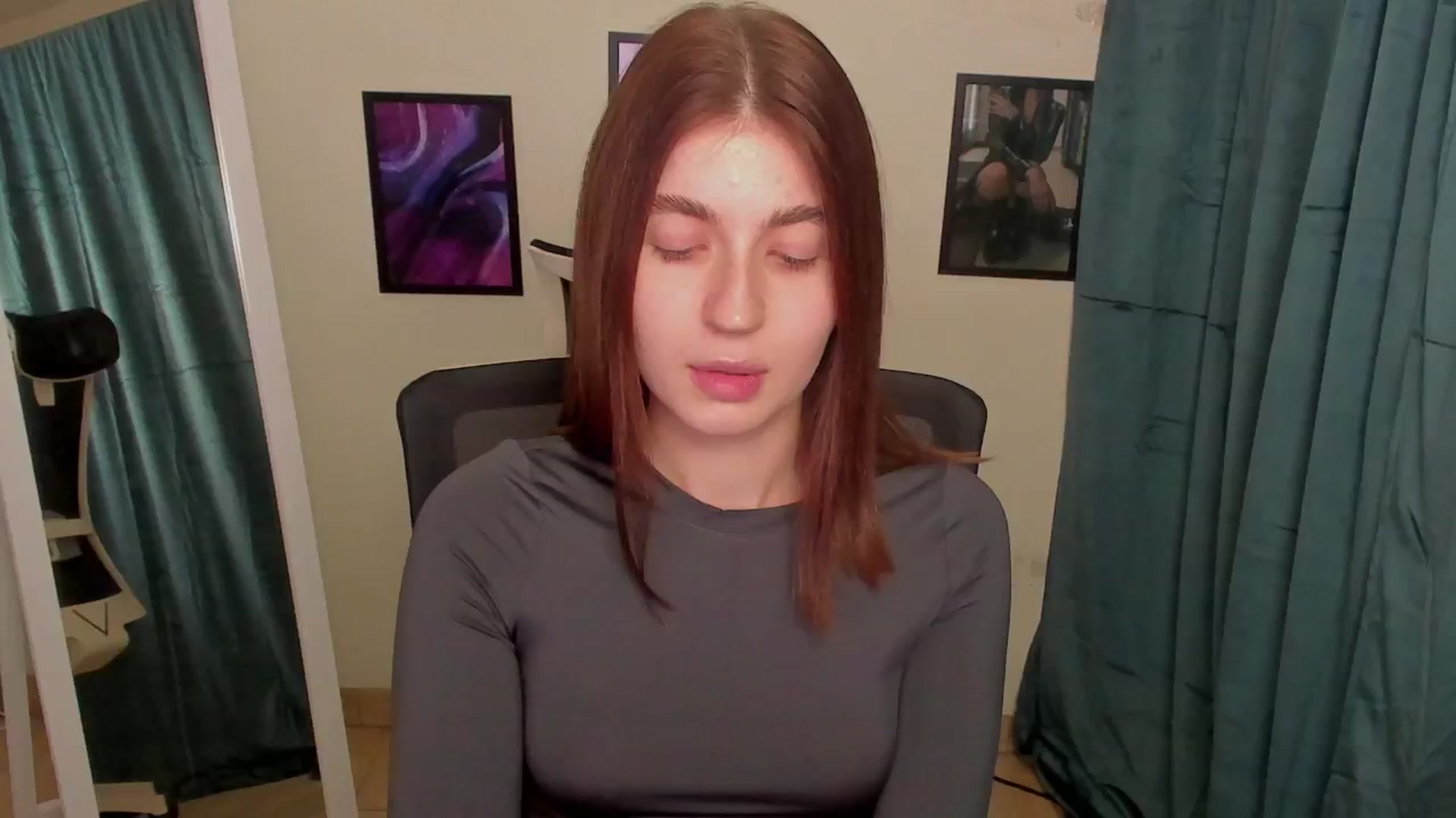 Gallery image thumbnail from Emilia_cherry's myfreecams stream on, 11/05/2024, 10:40 image 4 of 20