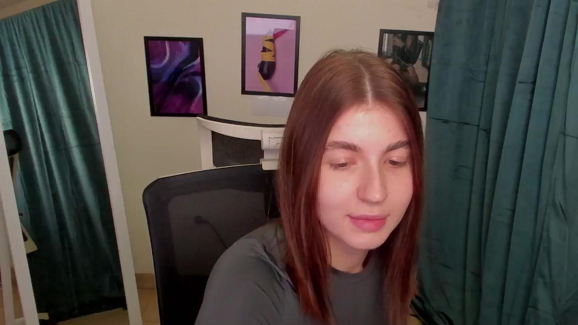 Gallery image thumbnail from Emilia_cherry's myfreecams stream on, 11/05/2024, 10:40 image 10 of 20