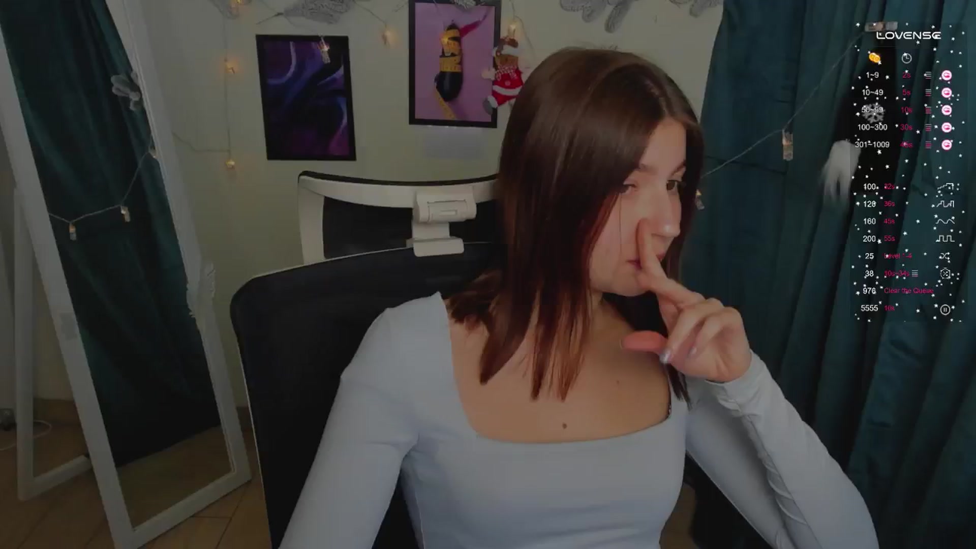 Gallery image thumbnail from Emilia_cherry's myfreecams stream on, 12/24/2024, 10:39 image 1 of 20