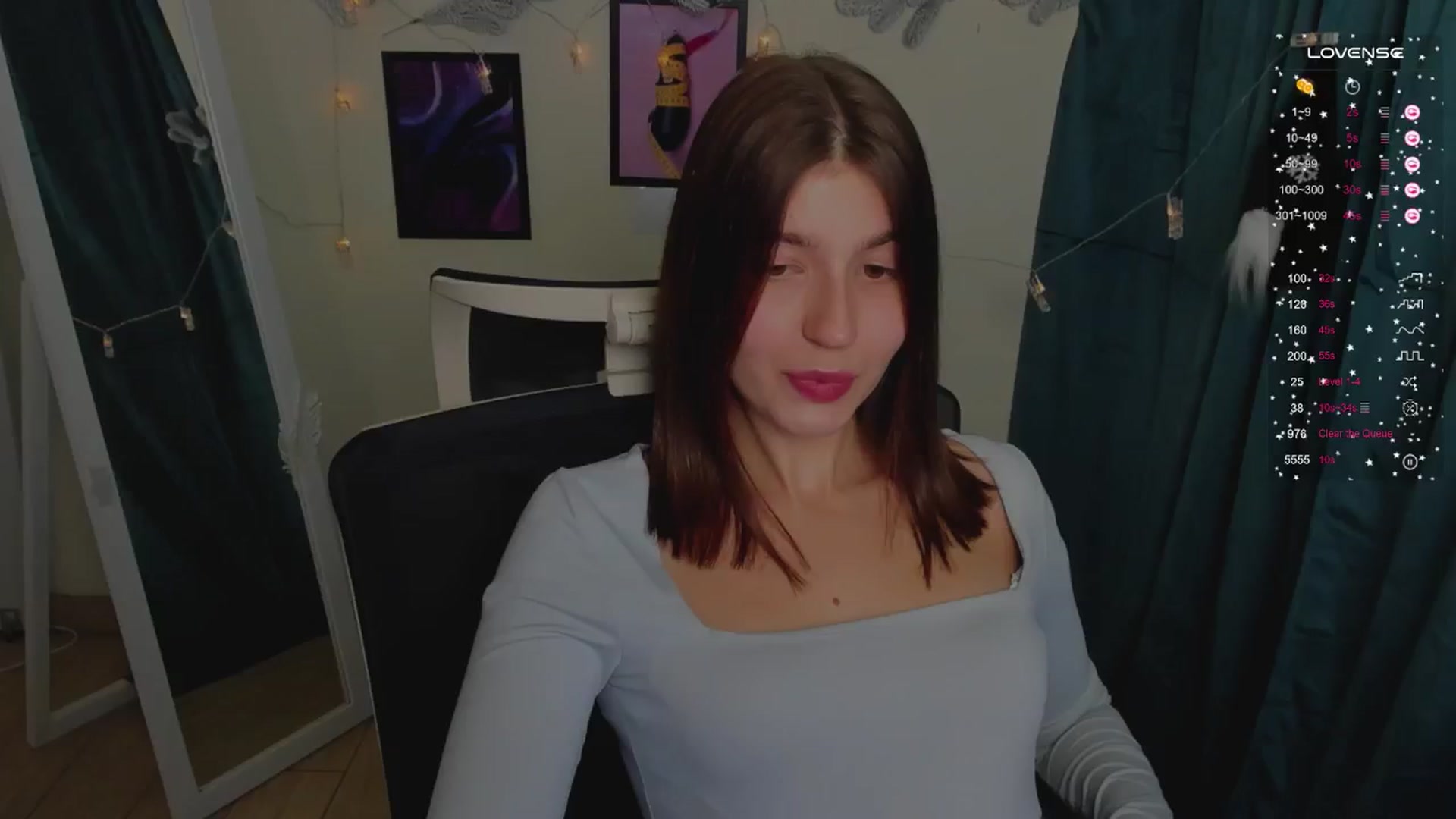 Gallery image thumbnail from Emilia_cherry's myfreecams stream on, 12/24/2024, 10:39 image 6 of 20