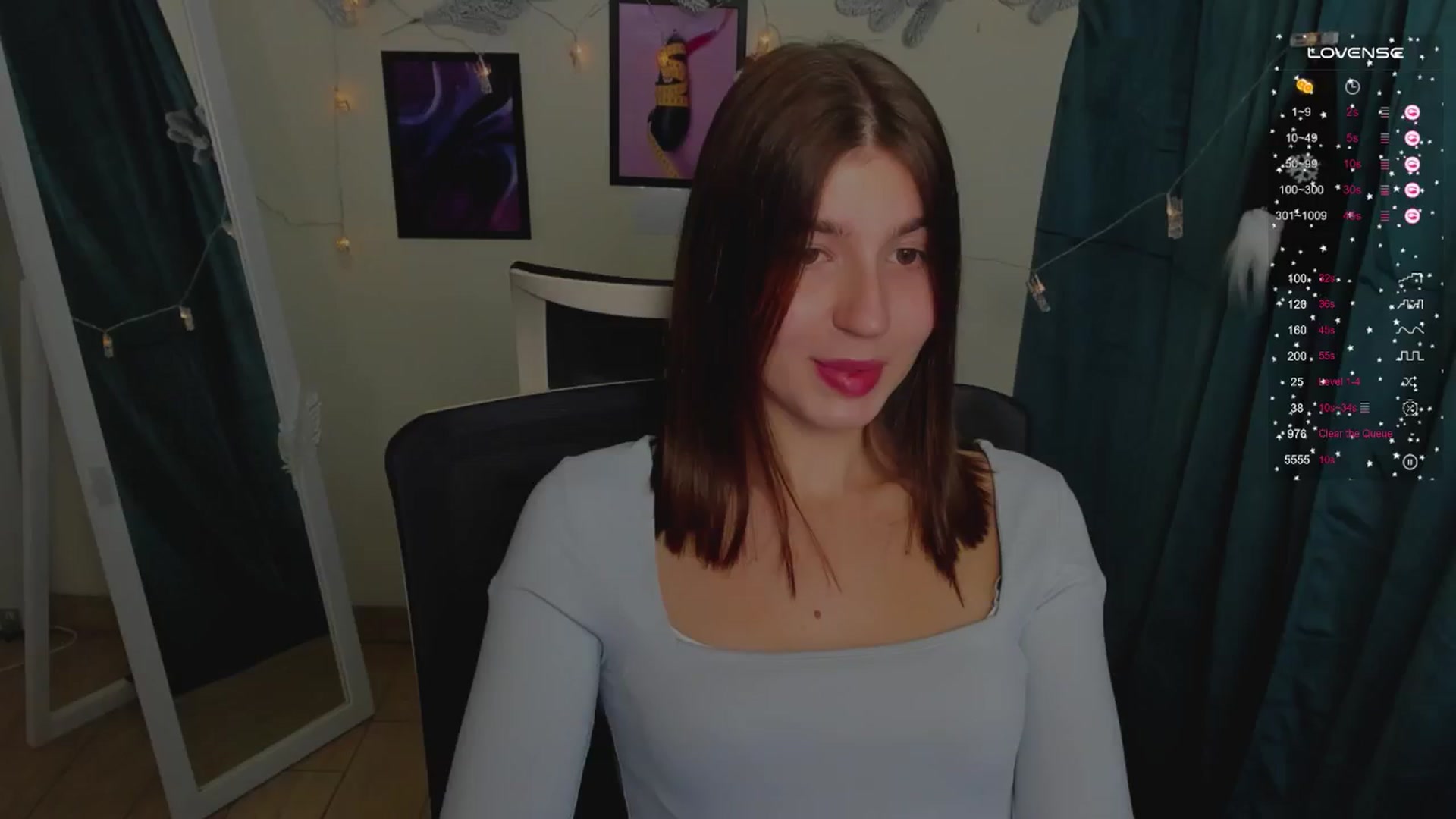 Gallery image thumbnail from Emilia_cherry's myfreecams stream on, 12/24/2024, 10:39 image 7 of 20