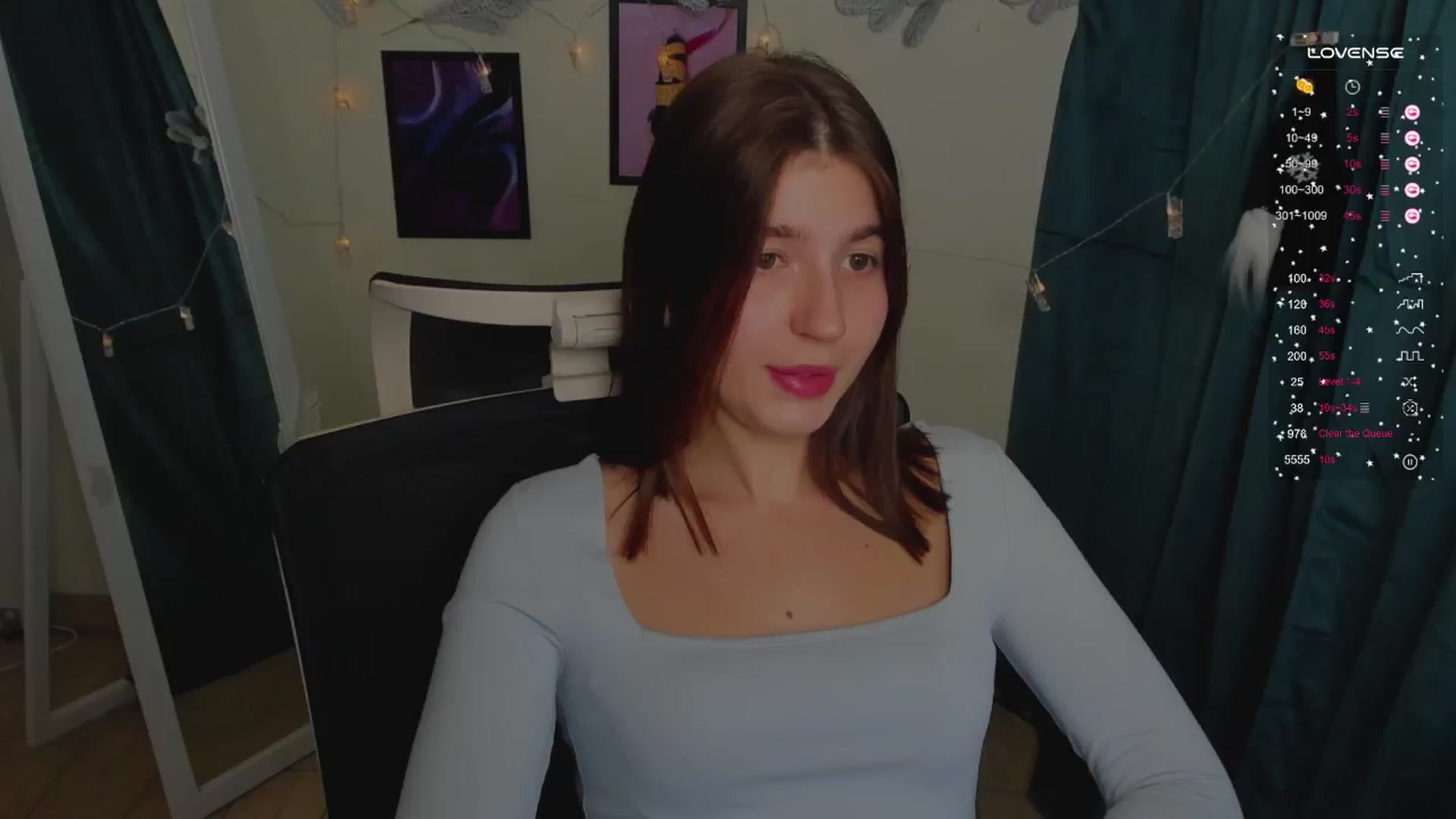 Gallery image thumbnail from Emilia_cherry's myfreecams stream on, 12/24/2024, 10:39 image 14 of 20
