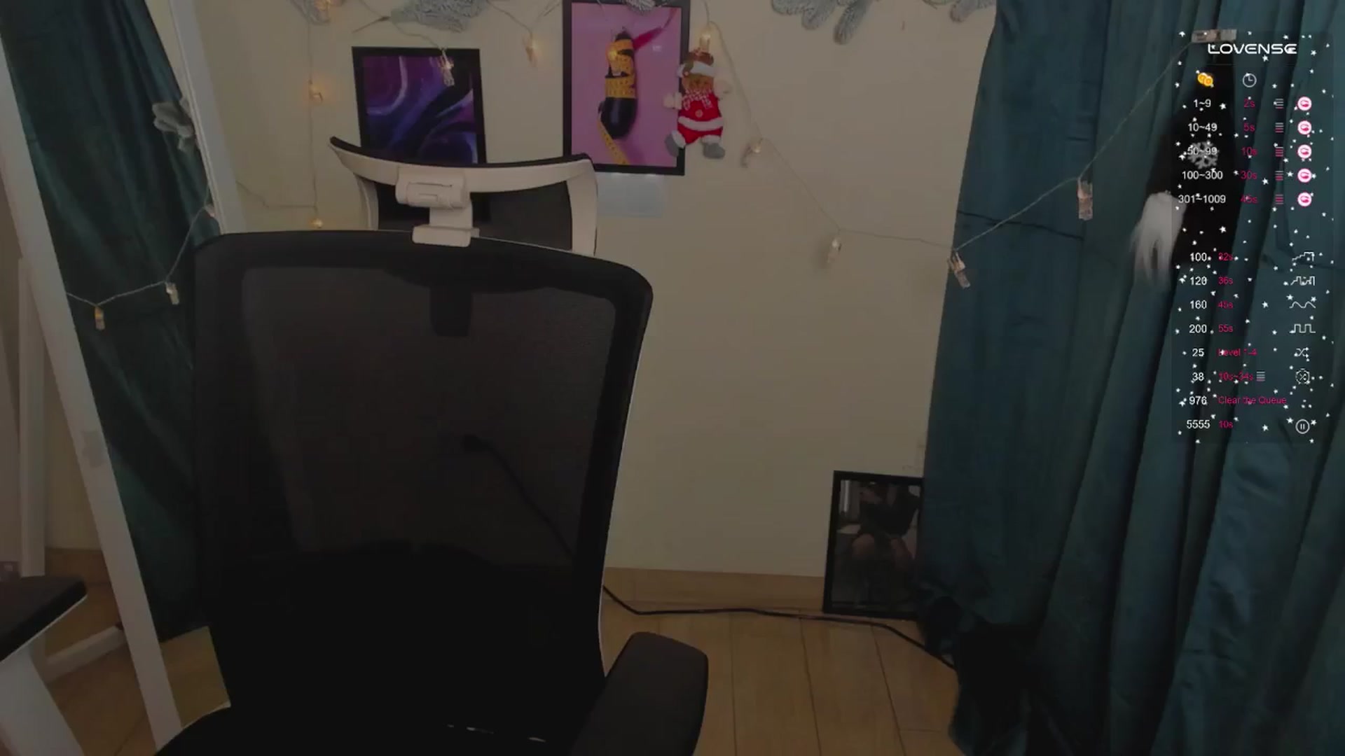 Gallery image thumbnail from Emilia_cherry's myfreecams stream on, 12/24/2024, 11:19 image 7 of 20