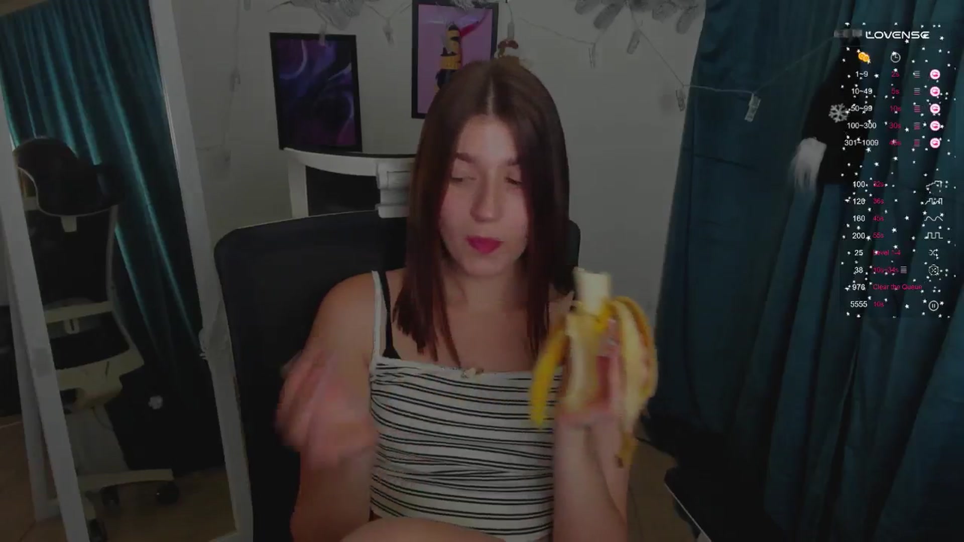 Gallery image thumbnail from Emilia_cherry's myfreecams stream on, 12/30/2024, 10:47 image 16 of 20