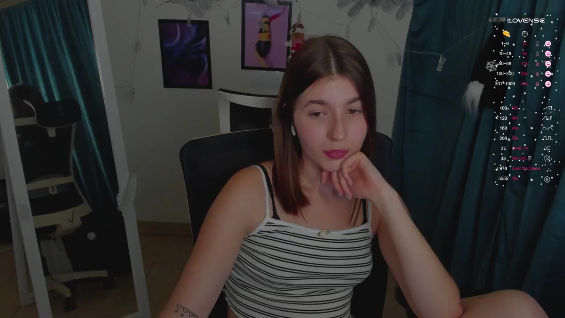 Gallery image thumbnail from Emilia_cherry's myfreecams stream on, 12/30/2024, 10:47 image 18 of 20