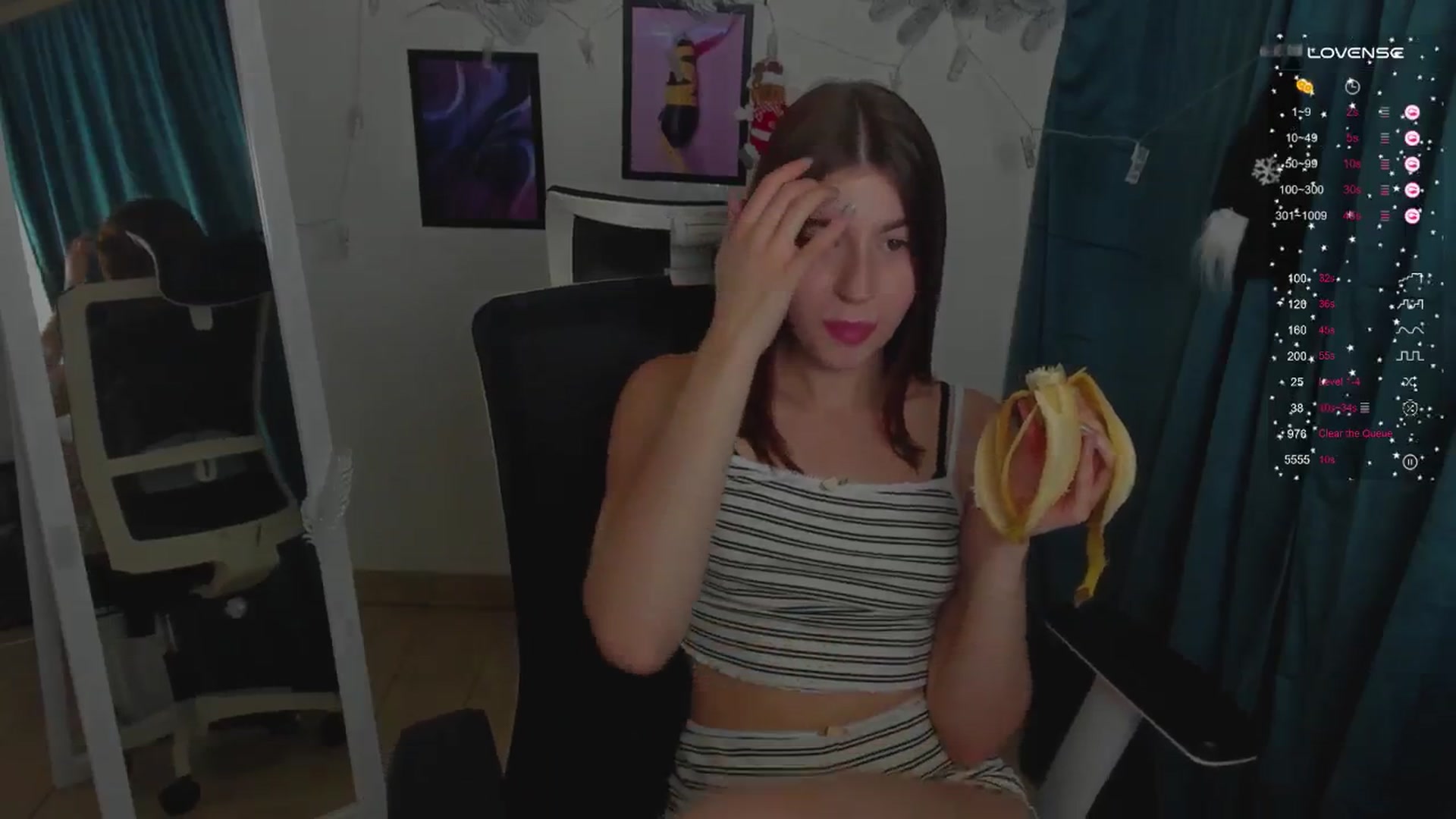 Gallery image thumbnail from Emilia_cherry's myfreecams stream on, 12/30/2024, 10:47 image 17 of 20