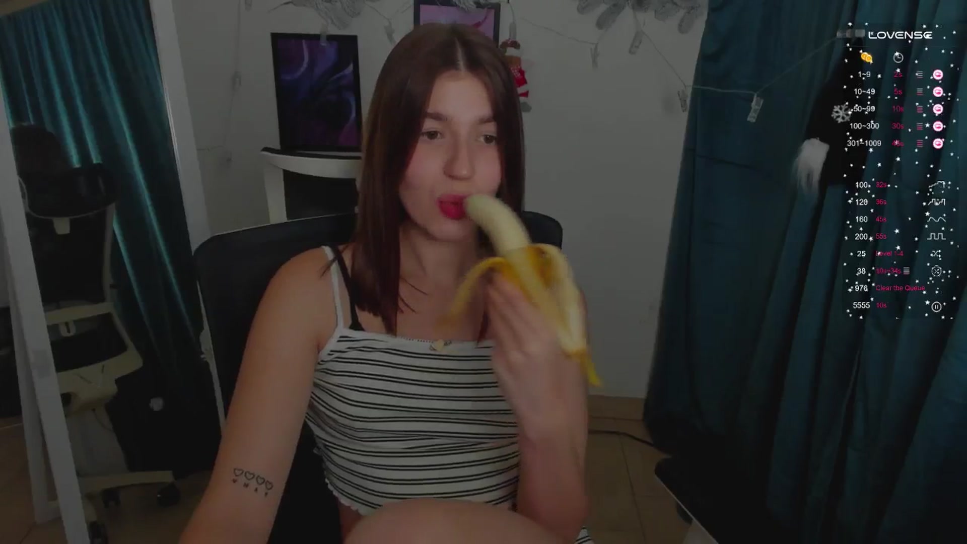 Gallery image thumbnail from Emilia_cherry's myfreecams stream on, 12/30/2024, 10:47 image 14 of 20