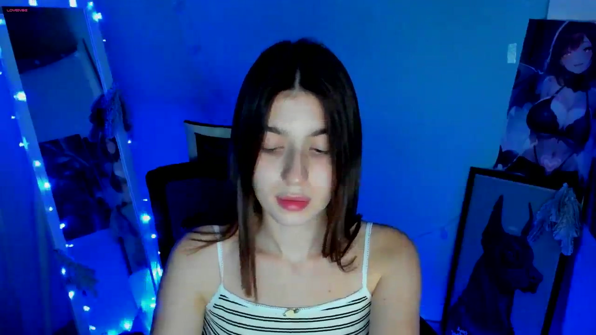 Gallery image thumbnail from Emilia_cherry's myfreecams stream on, 12/30/2024, 16:06 image 6 of 20
