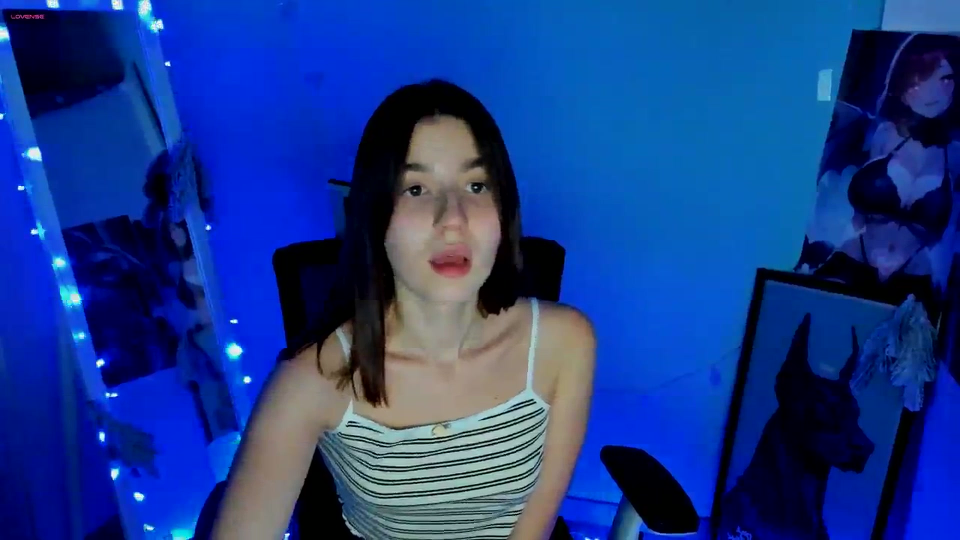 Gallery image thumbnail from Emilia_cherry's myfreecams stream on, 12/30/2024, 16:06 image 2 of 20