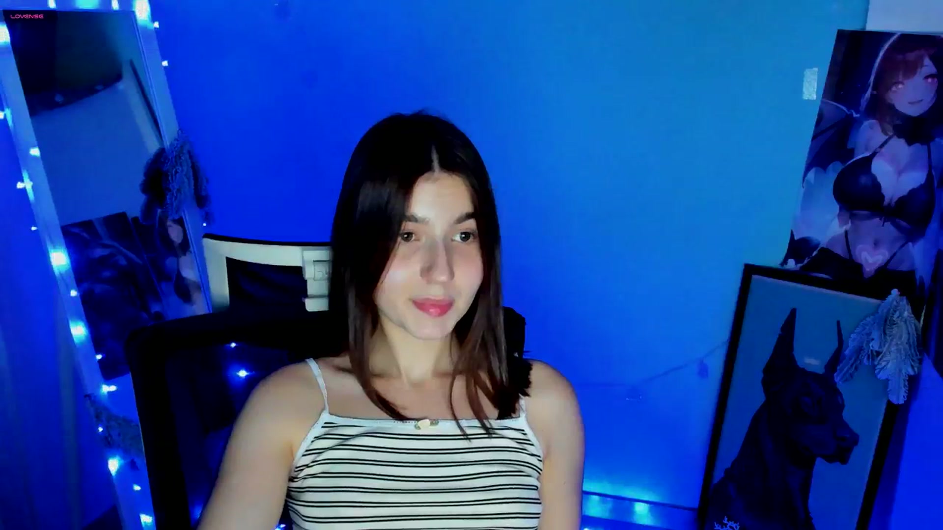 Gallery image thumbnail from Emilia_cherry's myfreecams stream on, 12/30/2024, 16:06 image 13 of 20