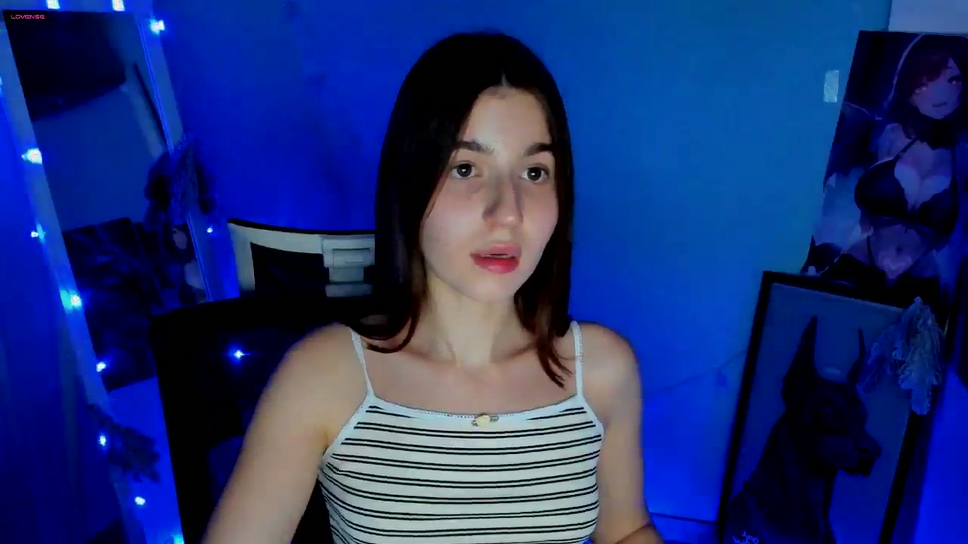 Gallery image thumbnail from Emilia_cherry's myfreecams stream on, 12/30/2024, 16:06 image 12 of 20