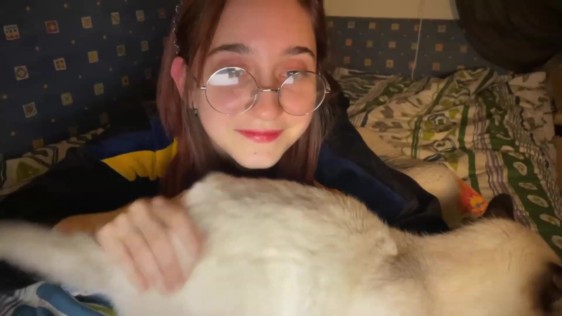 Gallery image thumbnail from Emiliaaaaa's myfreecams stream on, 12/03/2023, 22:07 image 4 of 20