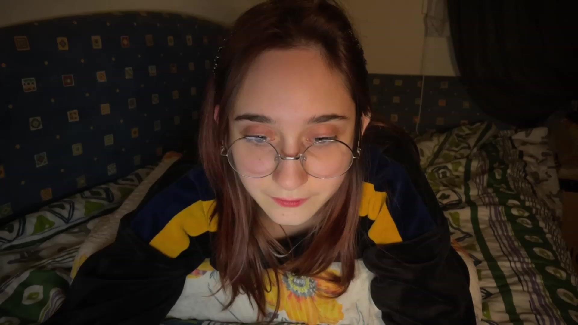 Gallery image thumbnail from Emiliaaaaa's myfreecams stream on, 12/03/2023, 22:07 image 8 of 20