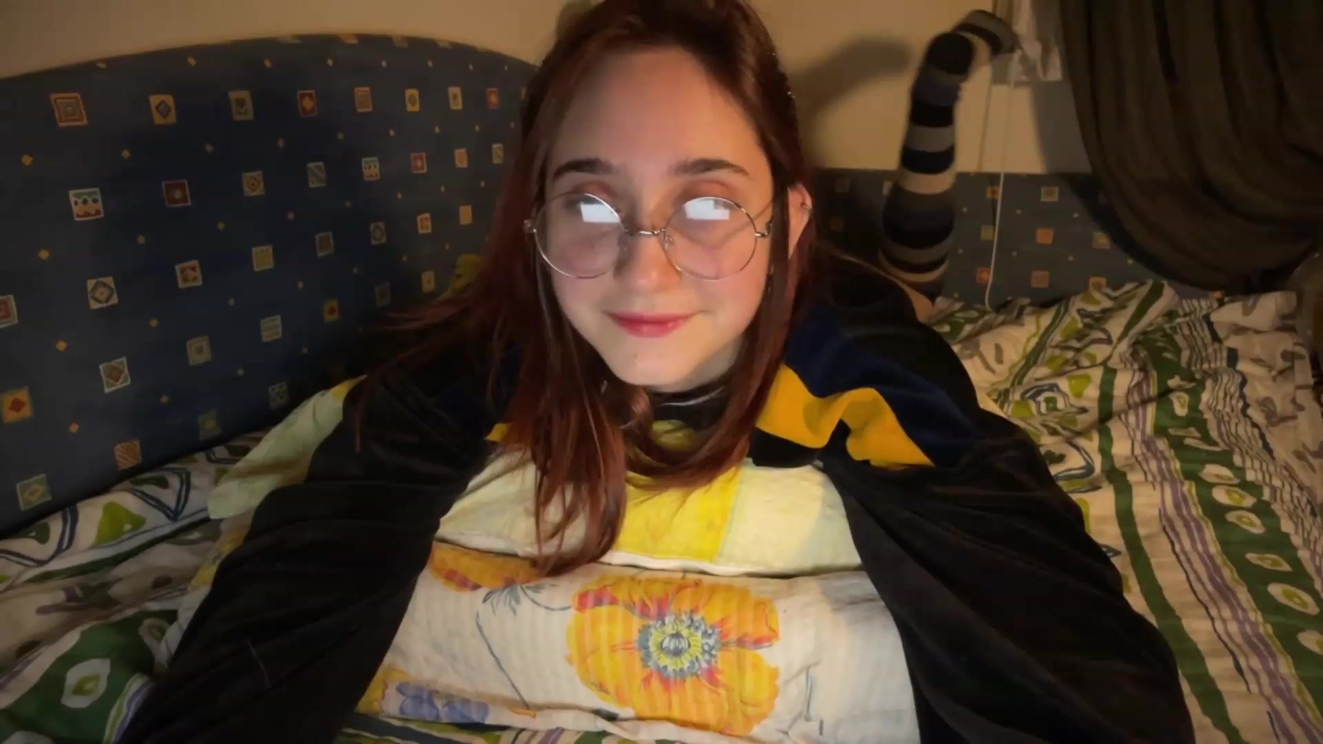 Gallery image thumbnail from Emiliaaaaa's myfreecams stream on, 12/03/2023, 22:07 image 17 of 20