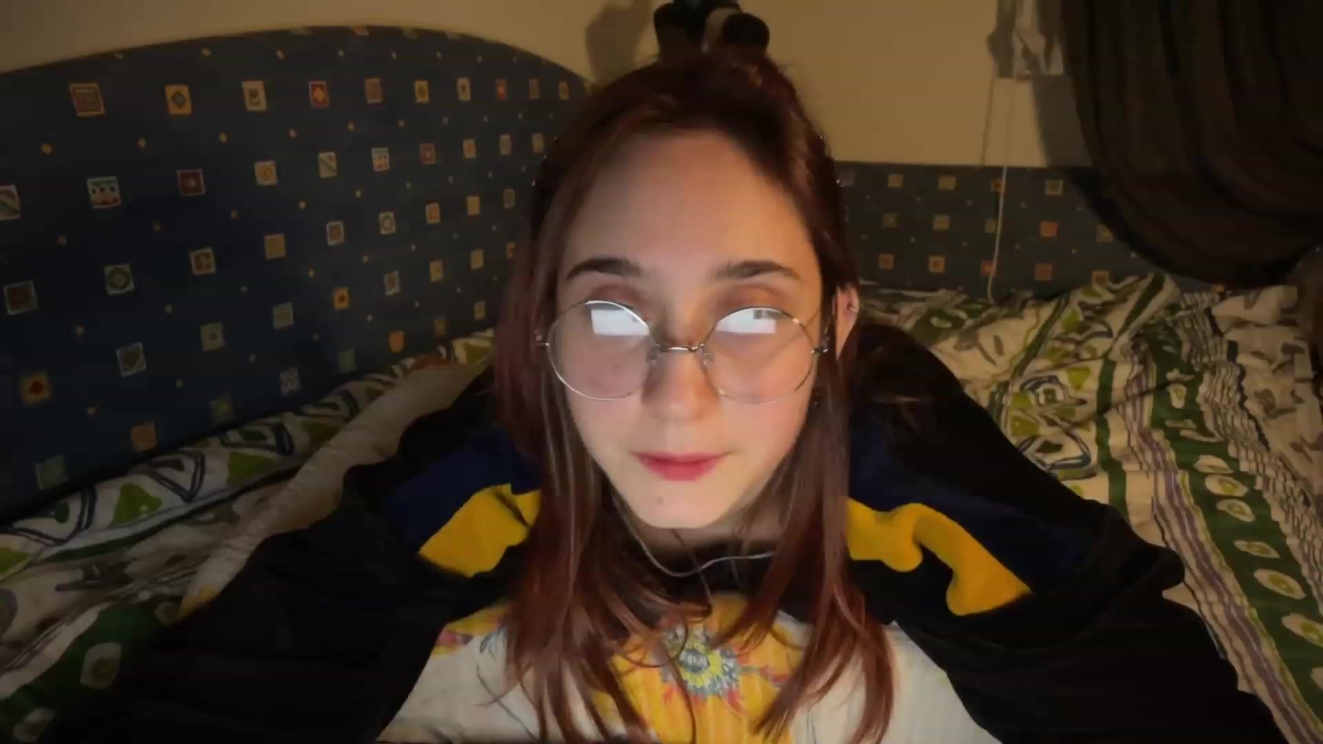 Gallery image thumbnail from Emiliaaaaa's myfreecams stream on, 12/03/2023, 22:07 image 11 of 20