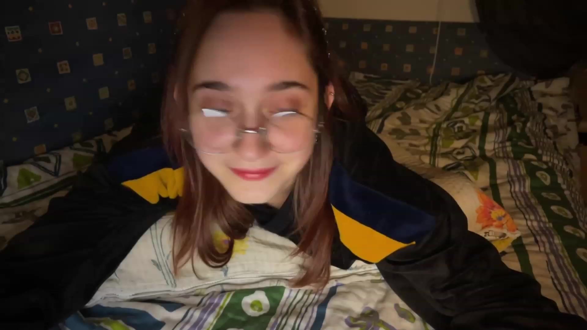 Gallery image thumbnail from Emiliaaaaa's myfreecams stream on, 12/03/2023, 22:07 image 5 of 20
