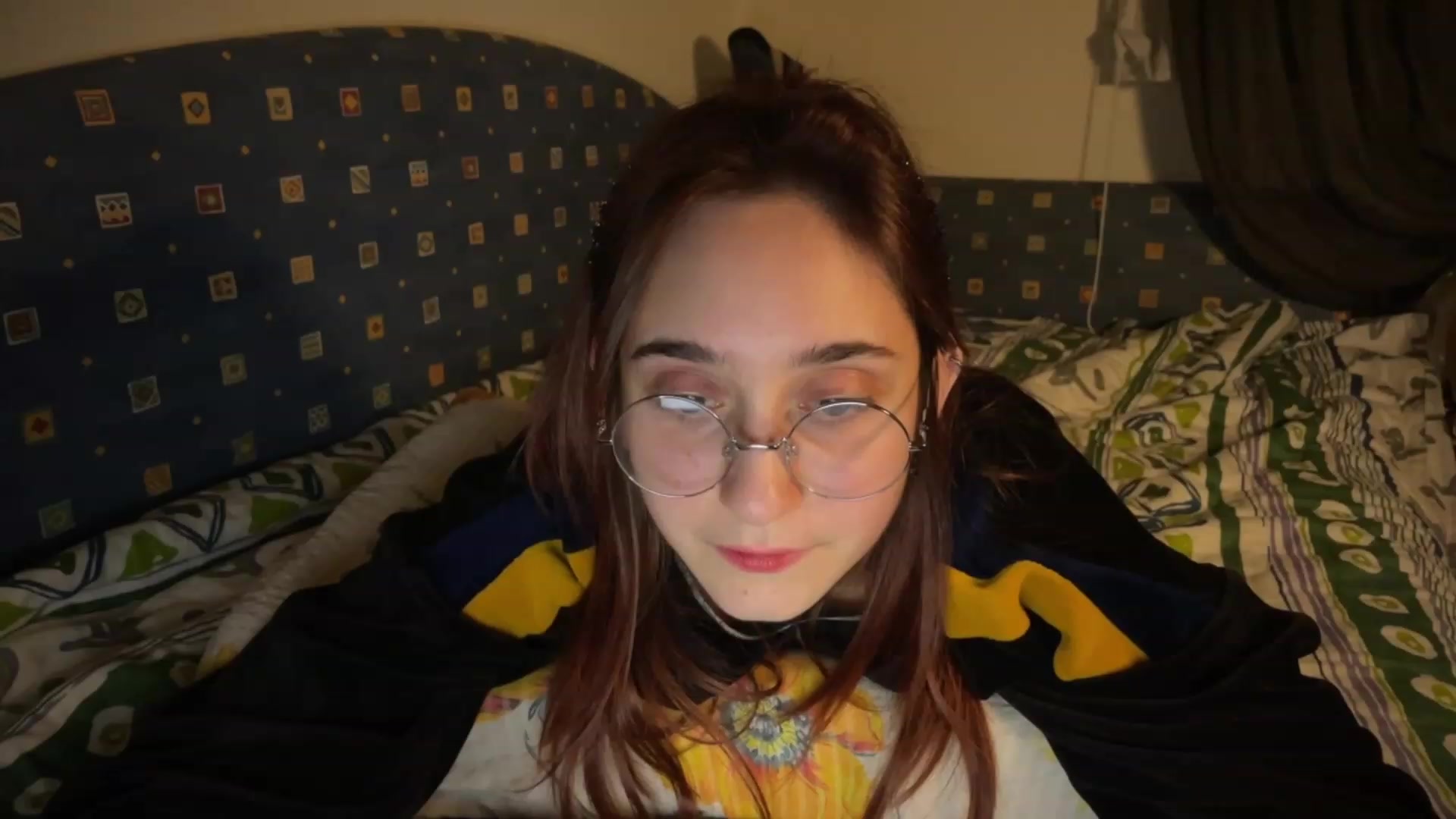Gallery image thumbnail from Emiliaaaaa's myfreecams stream on, 12/03/2023, 22:07 image 12 of 20