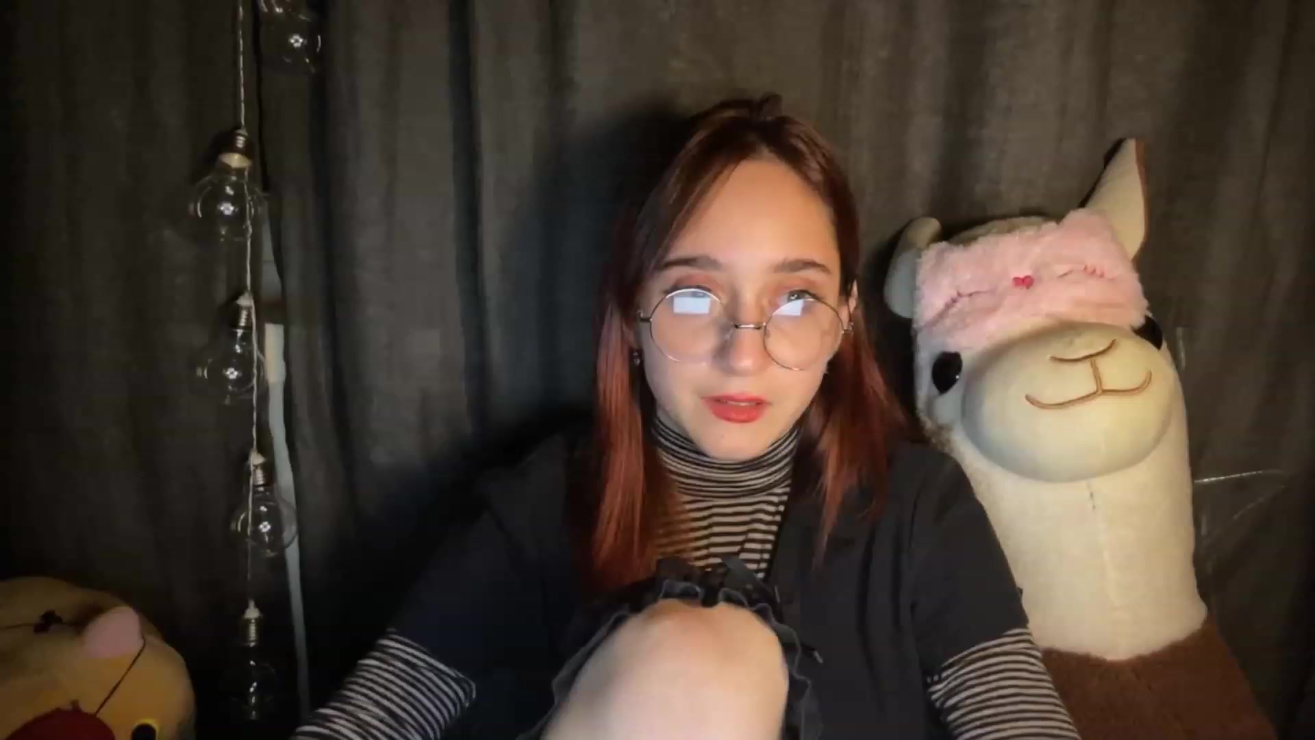 Gallery image thumbnail from Emiliaaaaa's myfreecams stream on, 12/08/2023, 24:58 image 16 of 20