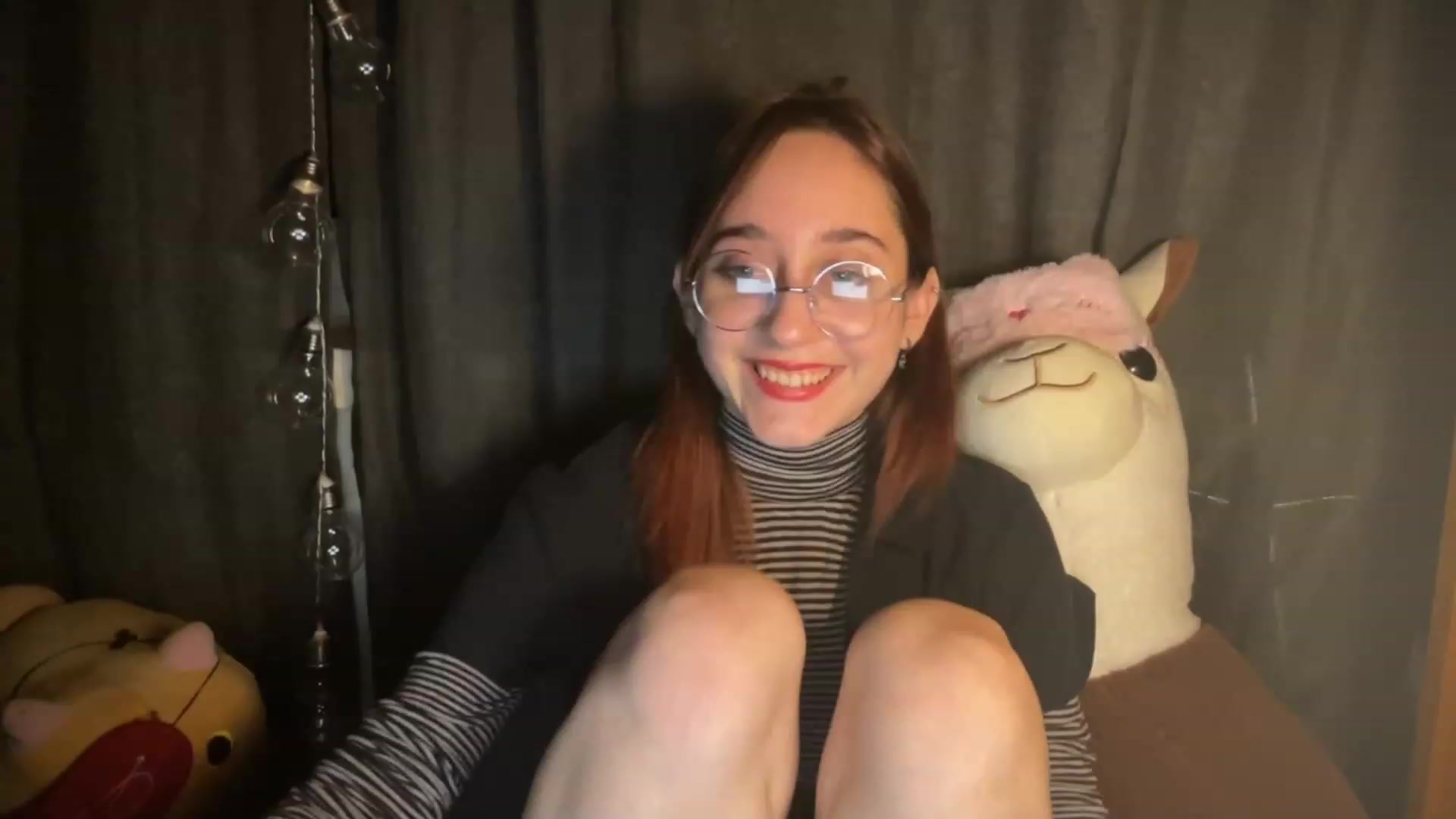 Gallery image thumbnail from Emiliaaaaa's myfreecams stream on, 12/08/2023, 24:58 image 14 of 20