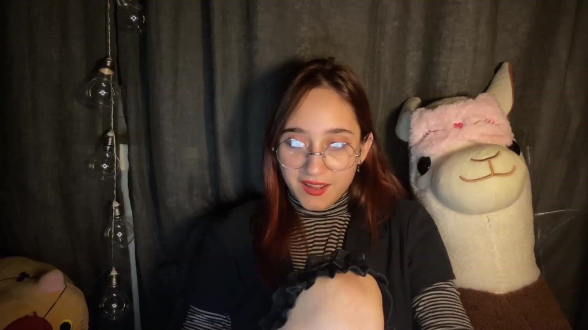 Gallery image thumbnail from Emiliaaaaa's myfreecams stream on, 12/08/2023, 24:58 image 17 of 20
