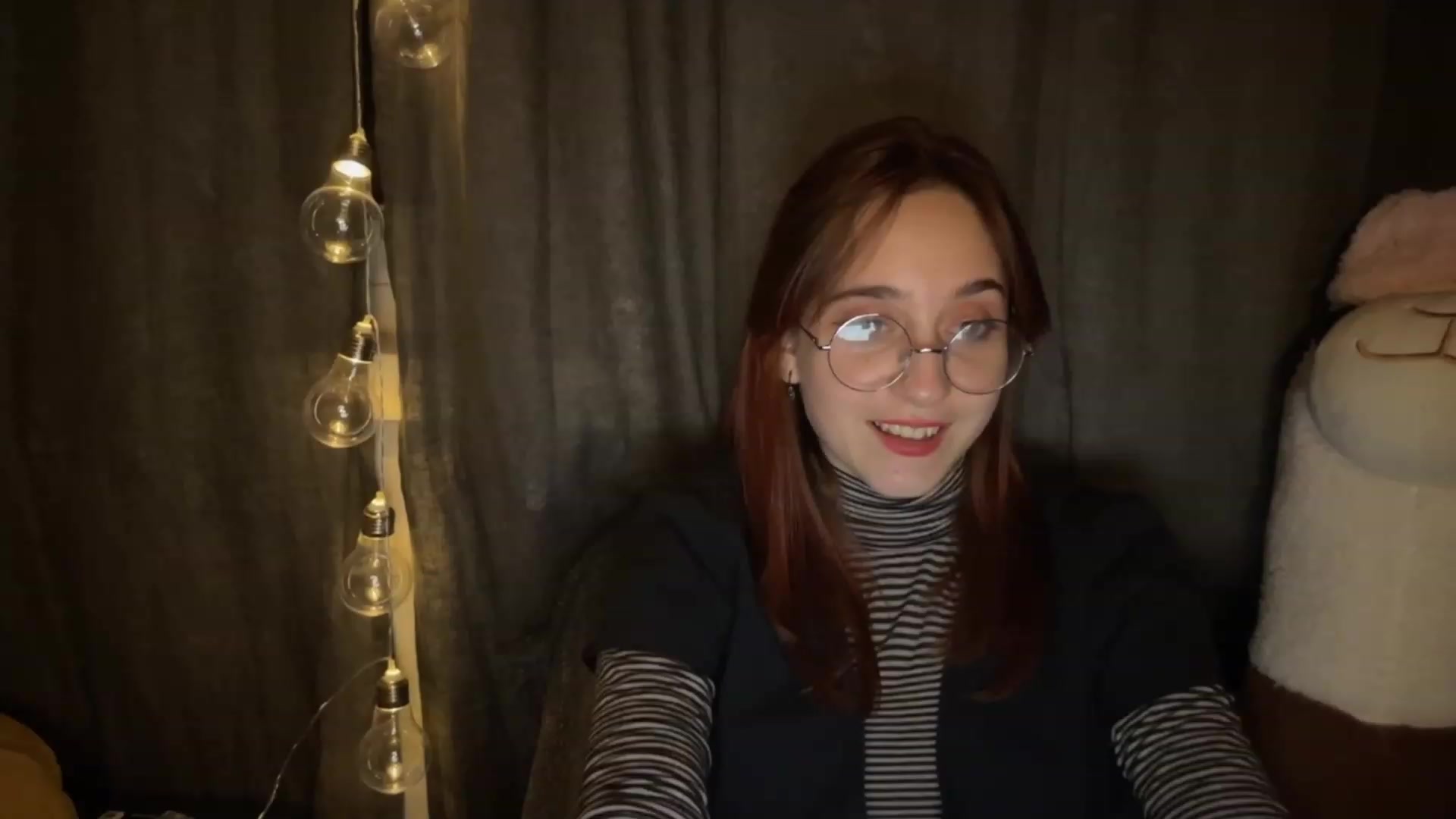 Gallery image thumbnail from Emiliaaaaa's myfreecams stream on, 12/08/2023, 02:17 image 10 of 20