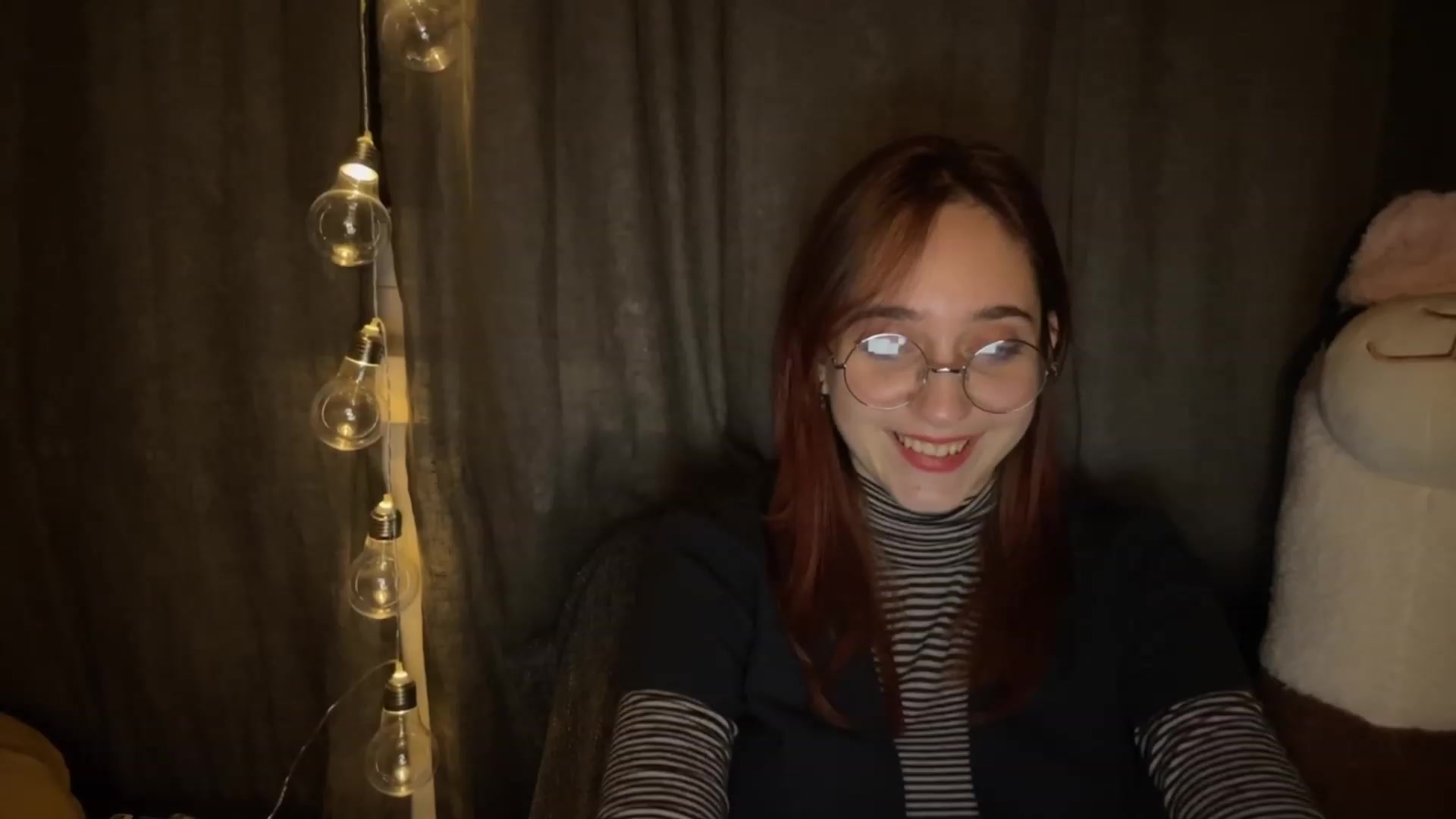 Gallery image thumbnail from Emiliaaaaa's myfreecams stream on, 12/08/2023, 02:17 image 9 of 20