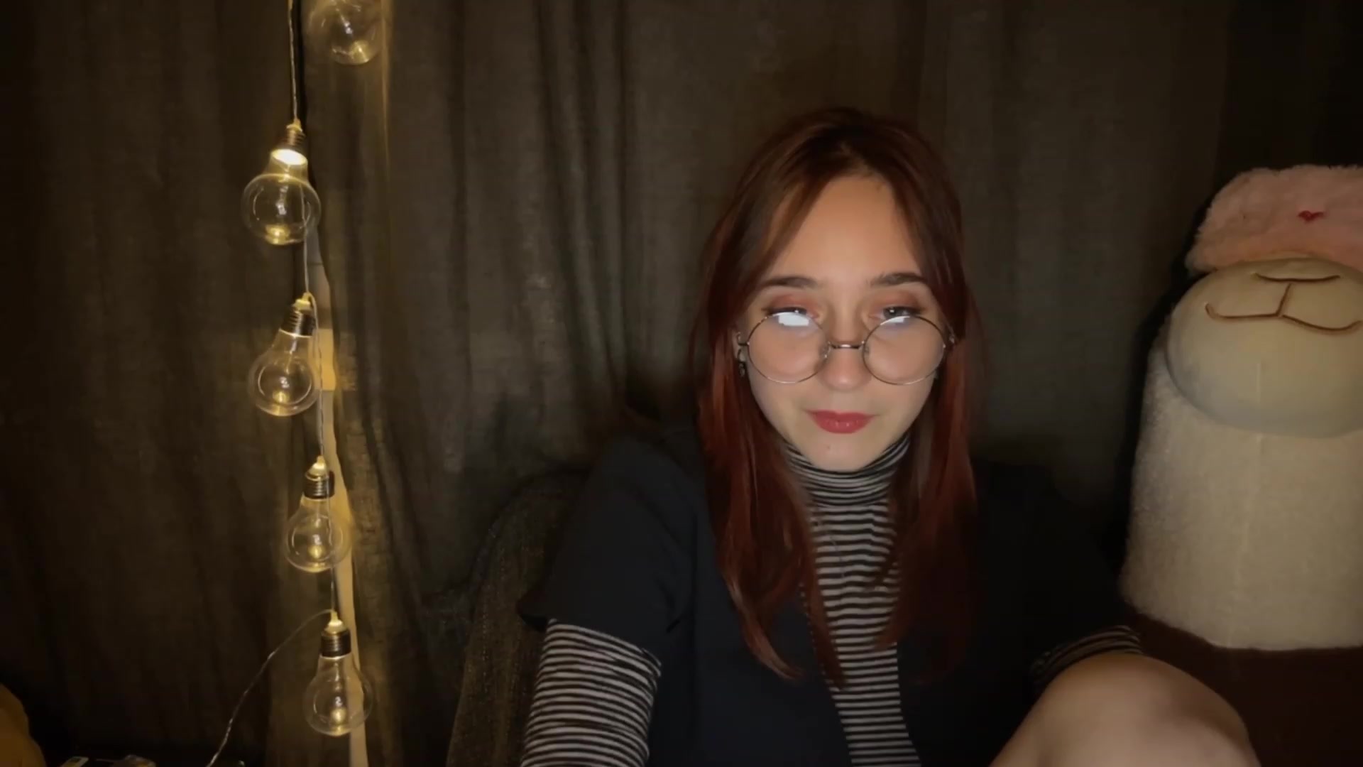 Gallery image thumbnail from Emiliaaaaa's myfreecams stream on, 12/08/2023, 02:17 image 7 of 20
