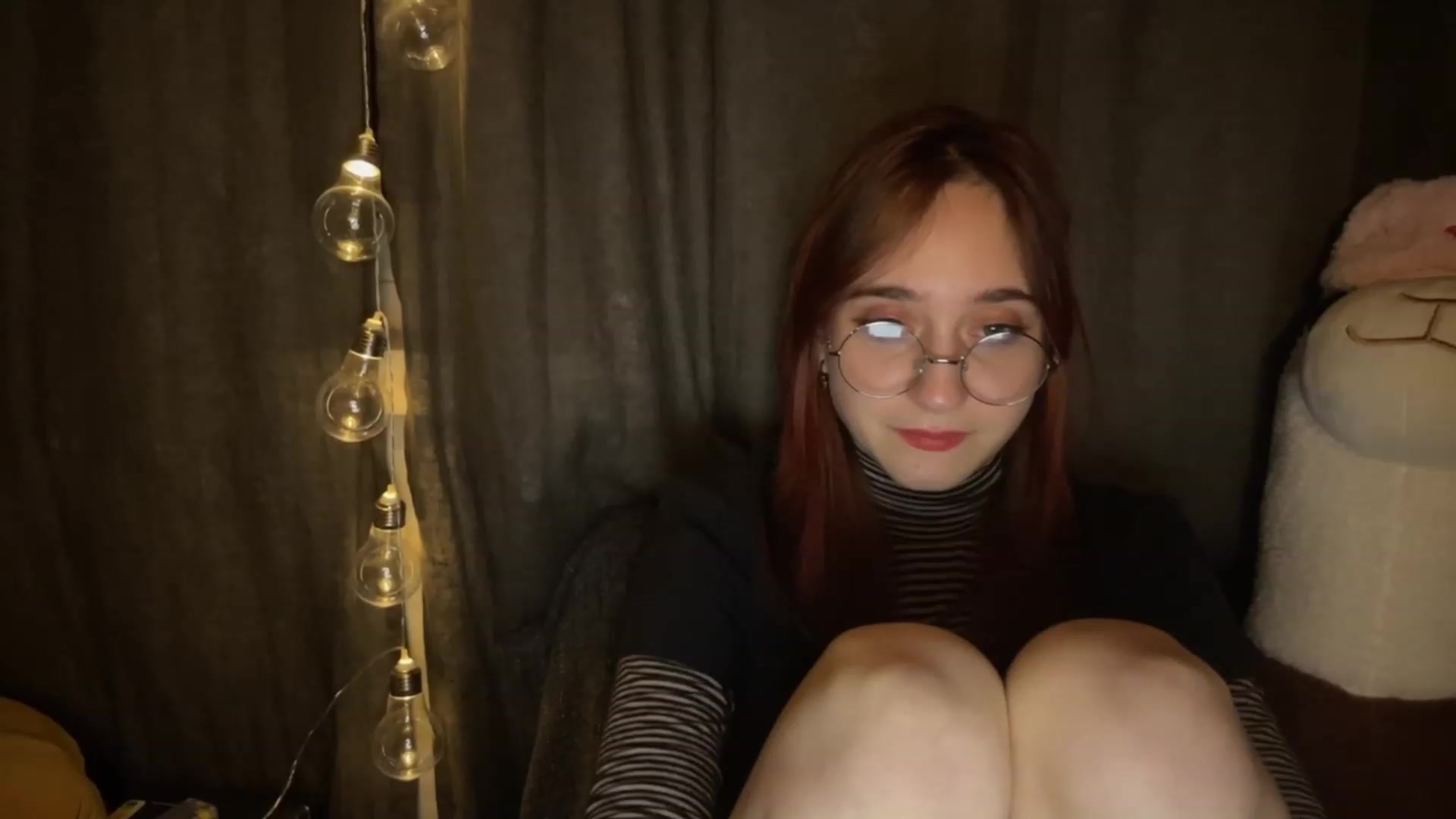 Gallery image thumbnail from Emiliaaaaa's myfreecams stream on, 12/08/2023, 02:17 image 4 of 20