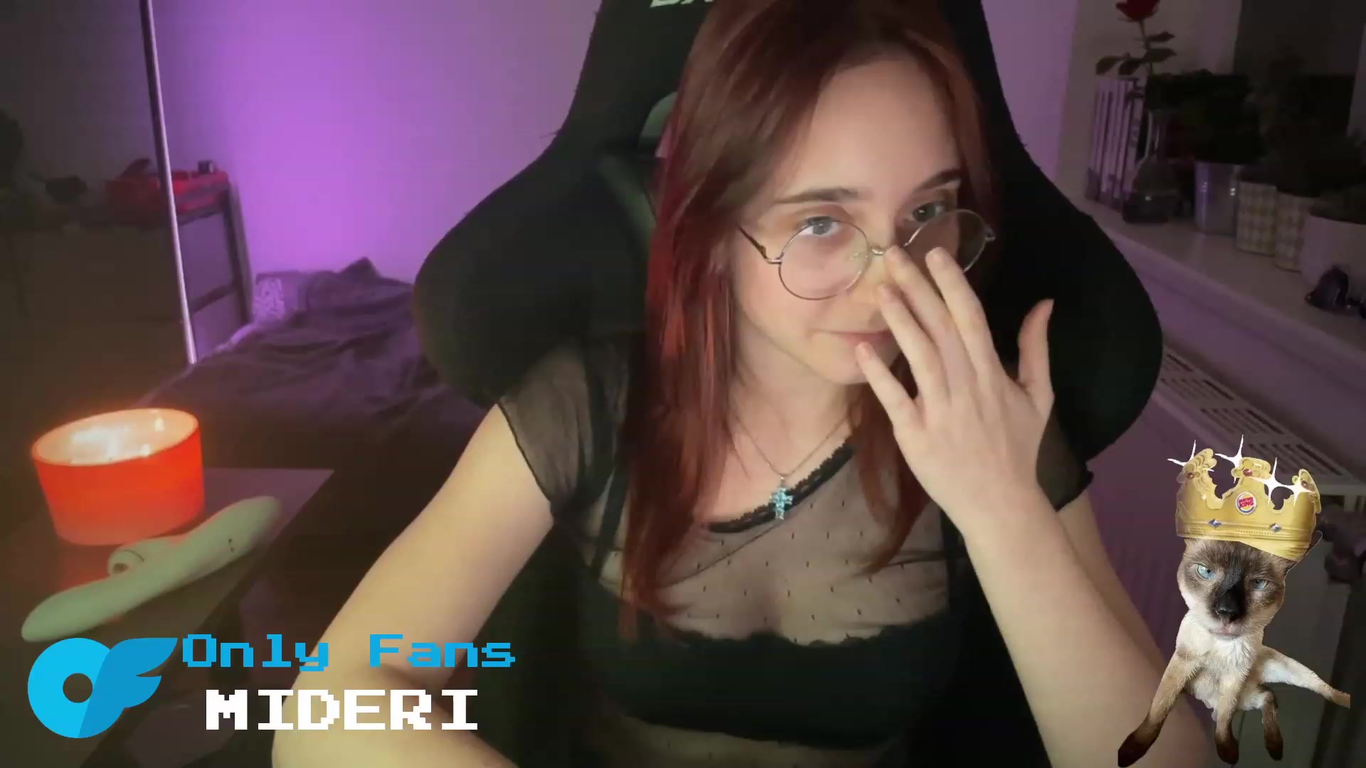 Gallery image thumbnail from Emiliaaaaa's myfreecams stream on, 02/19/2024, 01:10 image 12 of 20