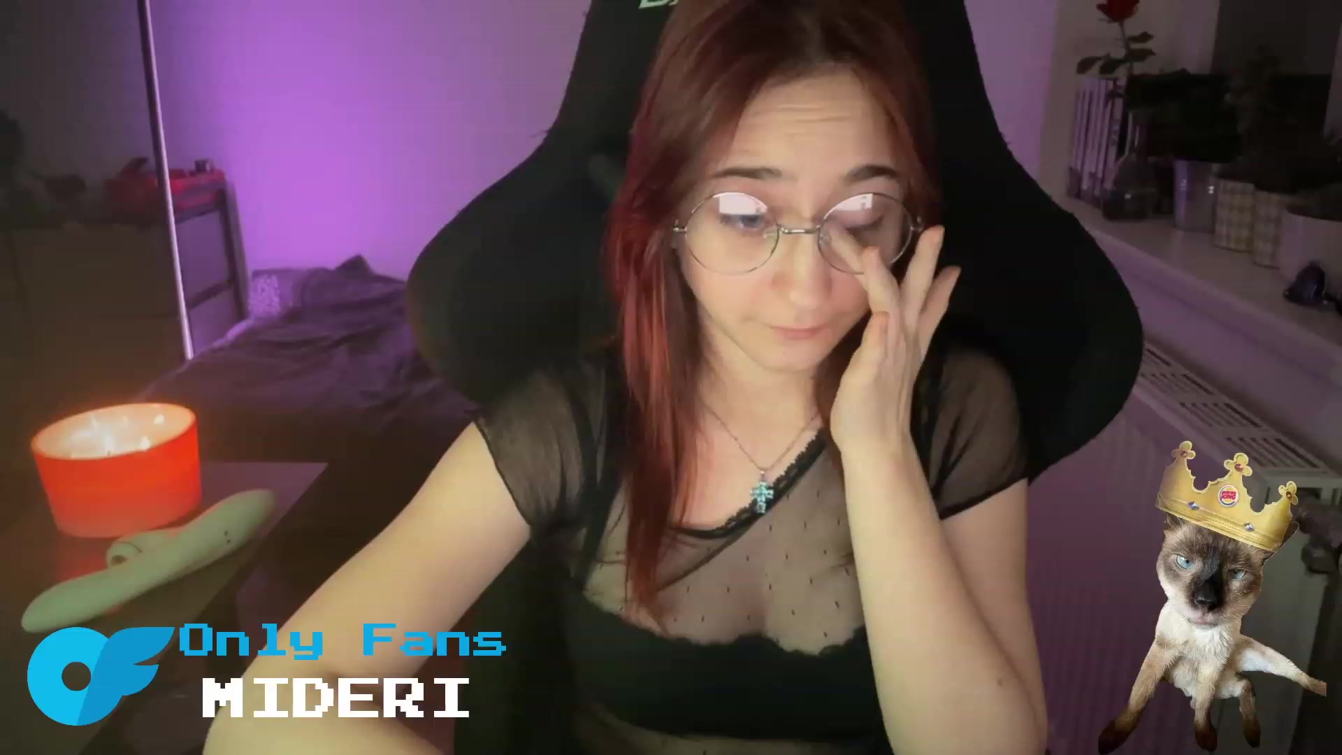 Gallery image thumbnail from Emiliaaaaa's myfreecams stream on, 02/19/2024, 01:10 image 13 of 20