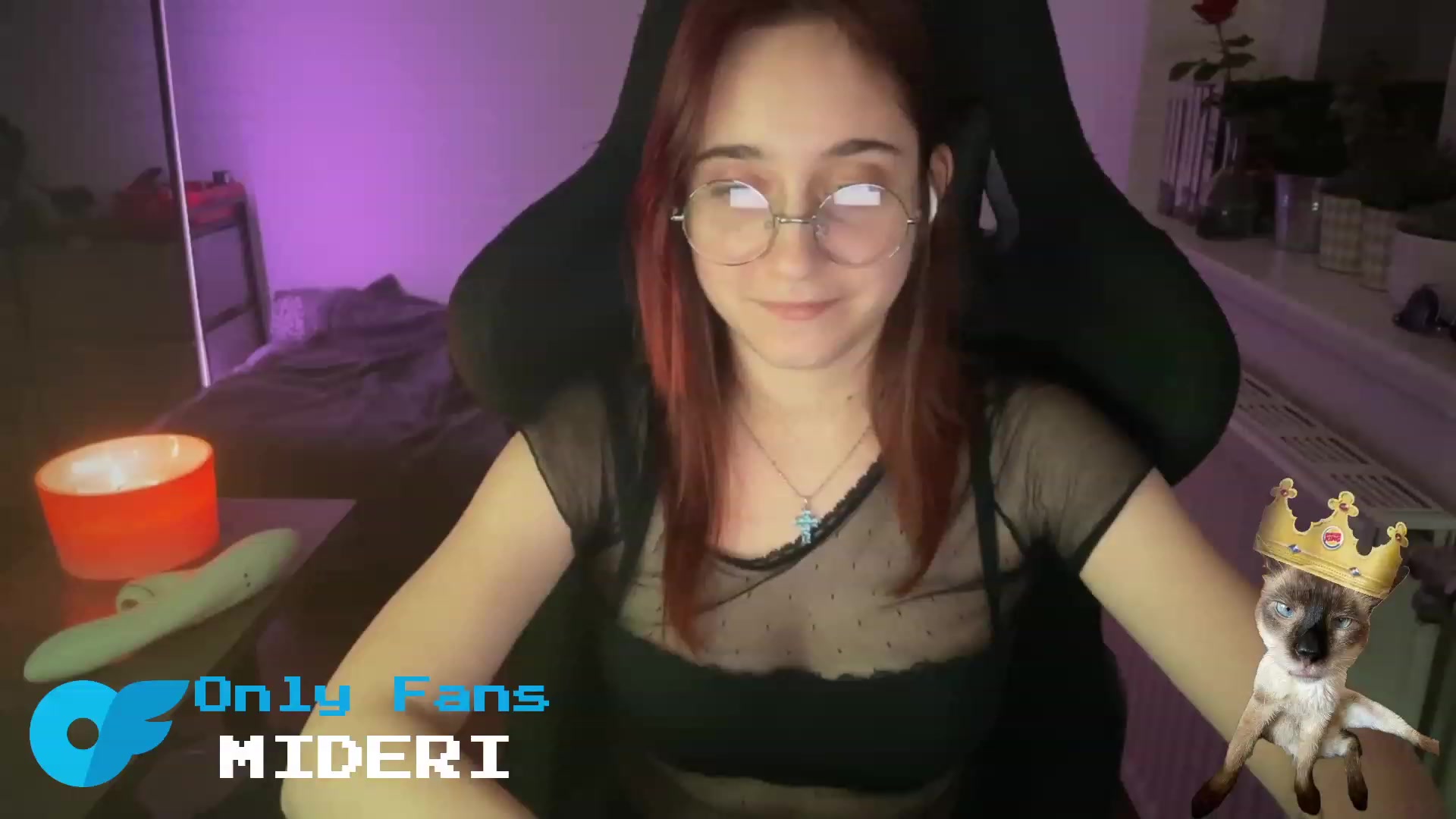 Gallery image thumbnail from Emiliaaaaa's myfreecams stream on, 02/19/2024, 01:10 image 16 of 20