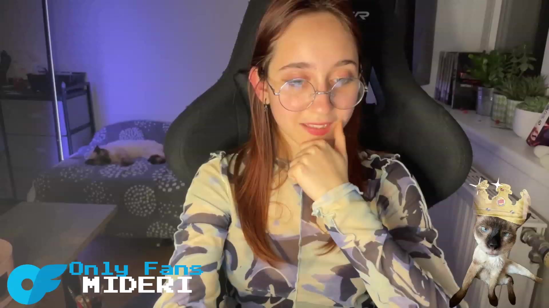 Gallery image thumbnail from Emiliaaaaa's myfreecams stream on, 03/13/2024, 01:57 image 17 of 20