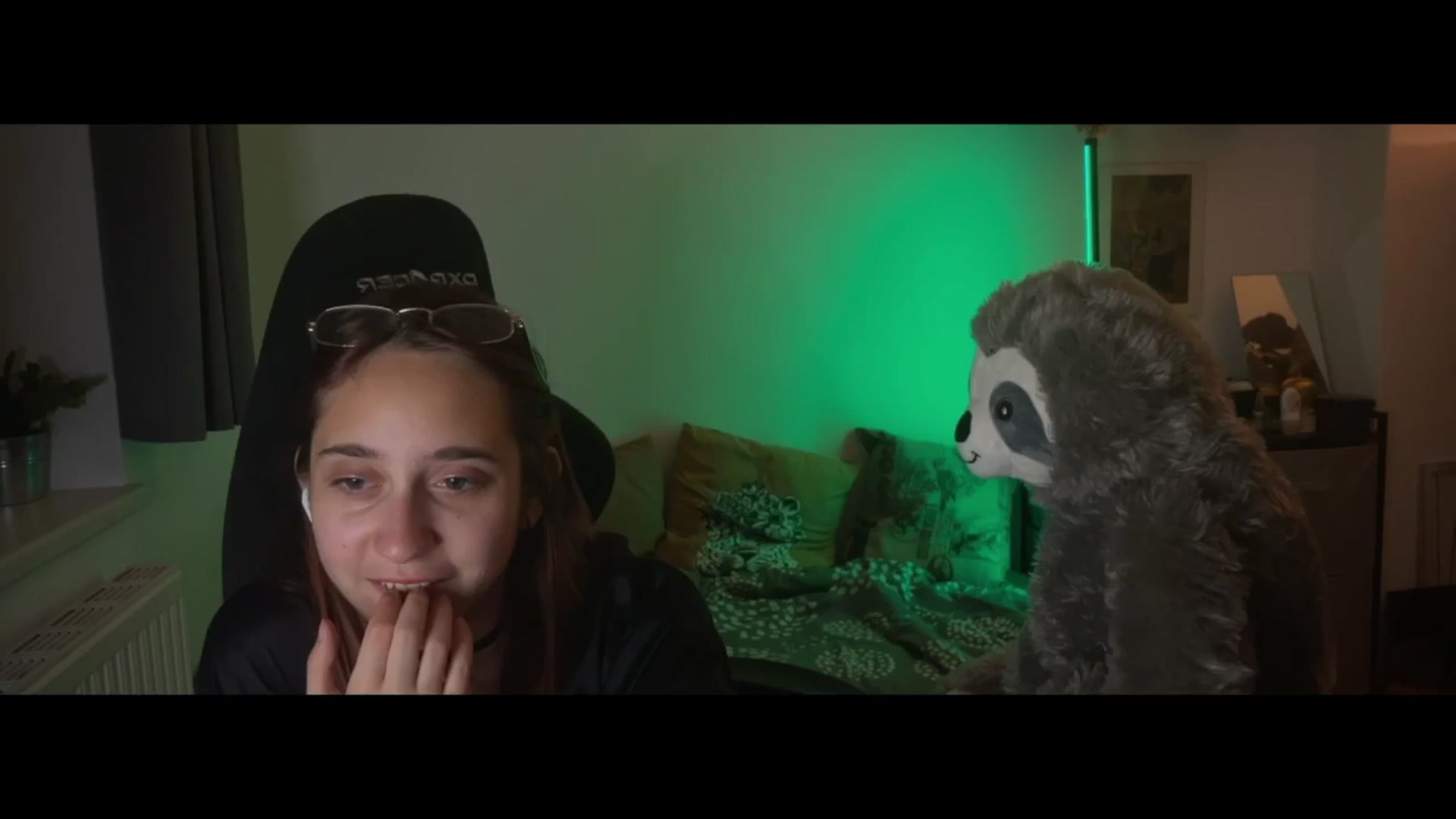 Gallery image thumbnail from Emiliaaaaa's myfreecams stream on, 06/24/2024, 01:26 image 10 of 20