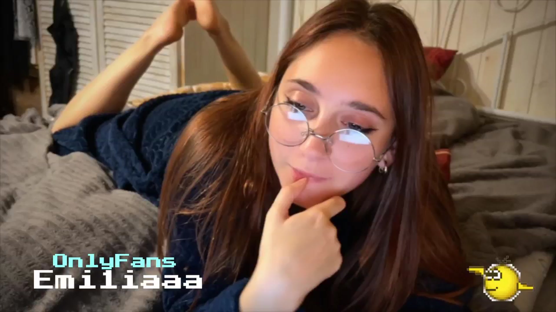 Gallery image thumbnail from Emiliaaaaa's myfreecams stream on, 10/24/2024, 22:47 image 6 of 20