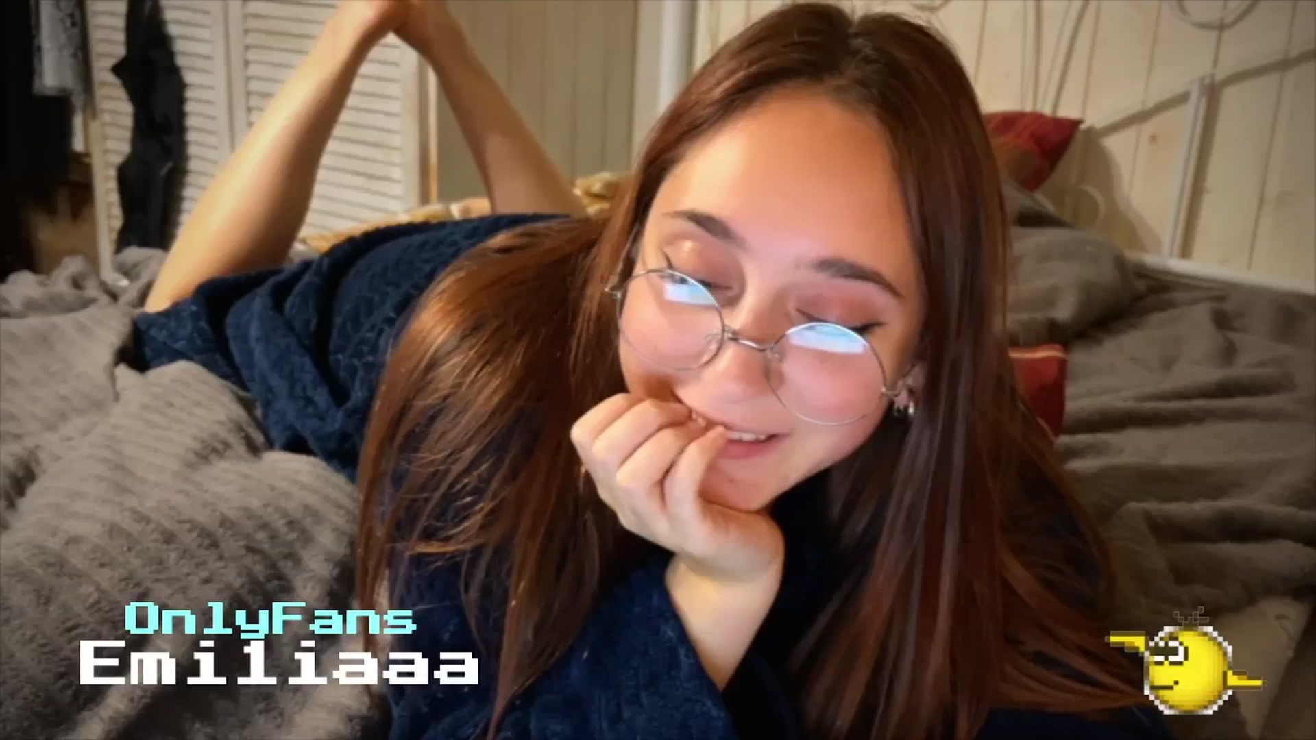 Gallery image thumbnail from Emiliaaaaa's myfreecams stream on, 10/24/2024, 22:47 image 8 of 20