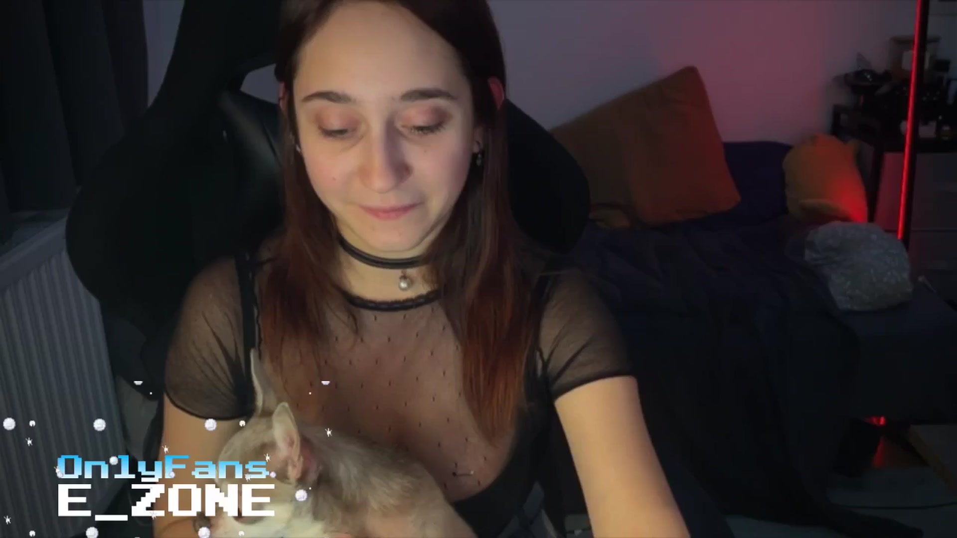 Gallery image thumbnail from Emiliaaaaa's myfreecams stream on, 12/23/2024, 02:10 image 17 of 20