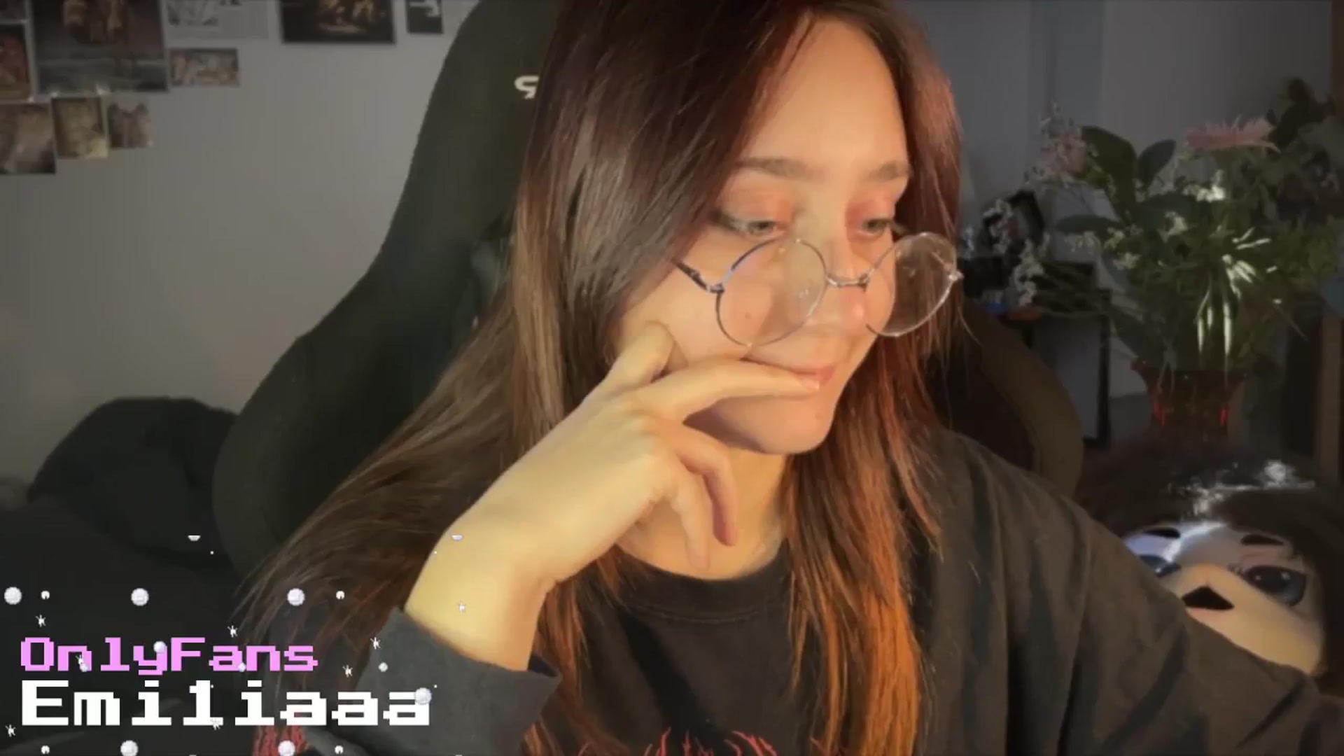 Gallery image thumbnail from Emiliaaaaa's myfreecams stream on, 02/20/2025, 15:37 image 5 of 20