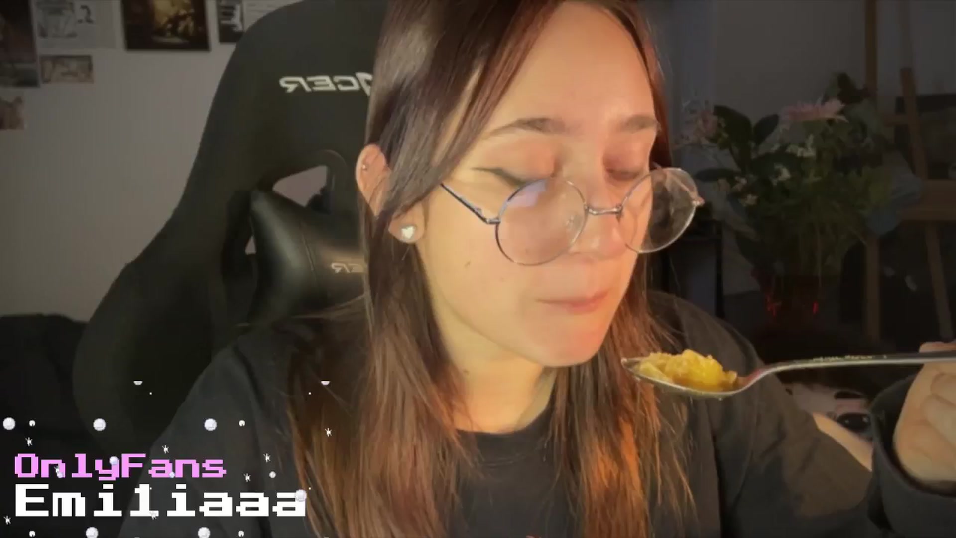 Gallery image thumbnail from Emiliaaaaa's myfreecams stream on, 02/20/2025, 15:37 image 20 of 20