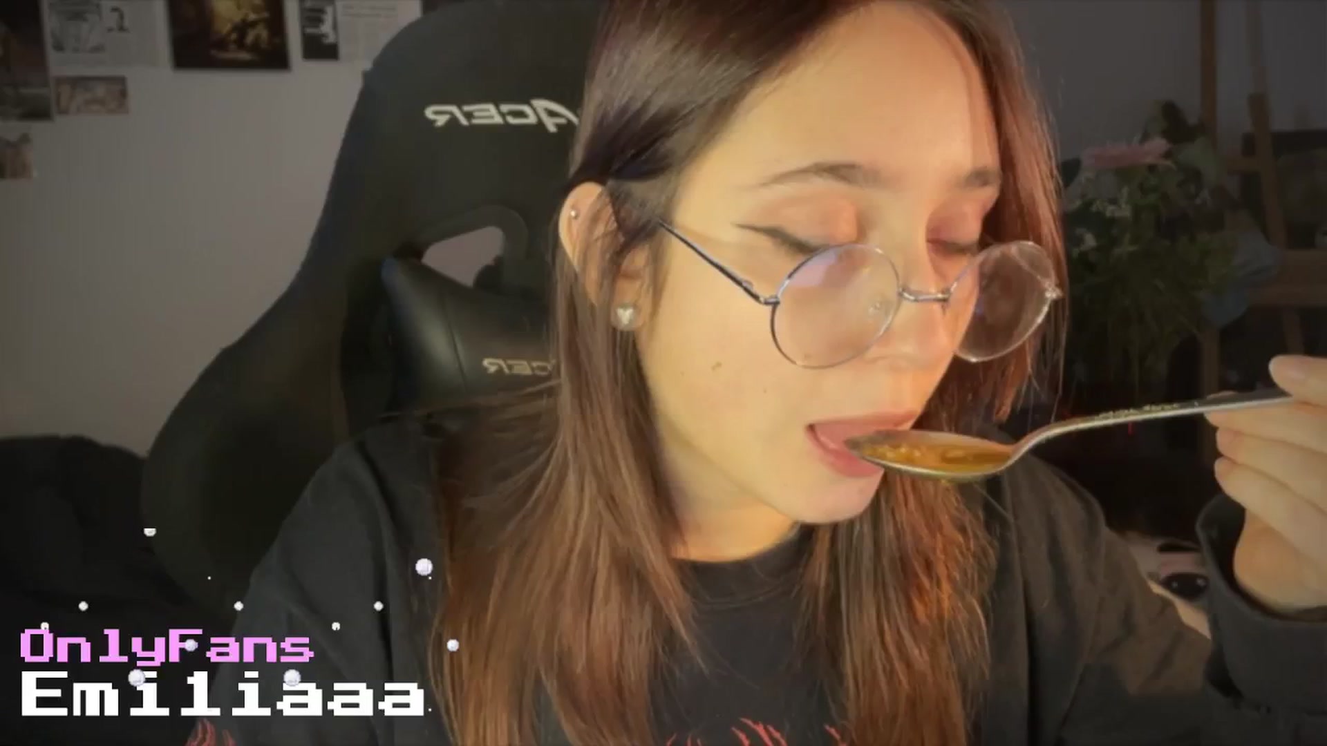 Gallery image thumbnail from Emiliaaaaa's myfreecams stream on, 02/20/2025, 15:37 image 15 of 20