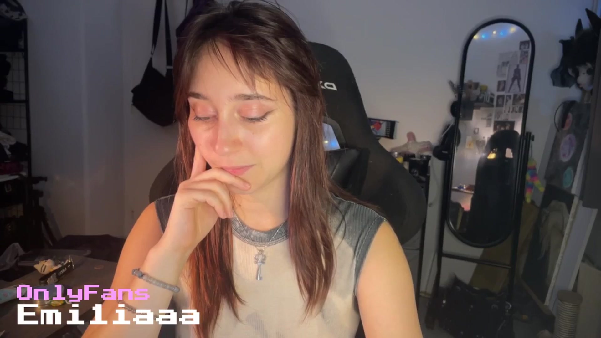 Gallery image thumbnail from Emiliaaaaa's myfreecams stream on, 08/10/2025, 01:00 image 11 of 20
